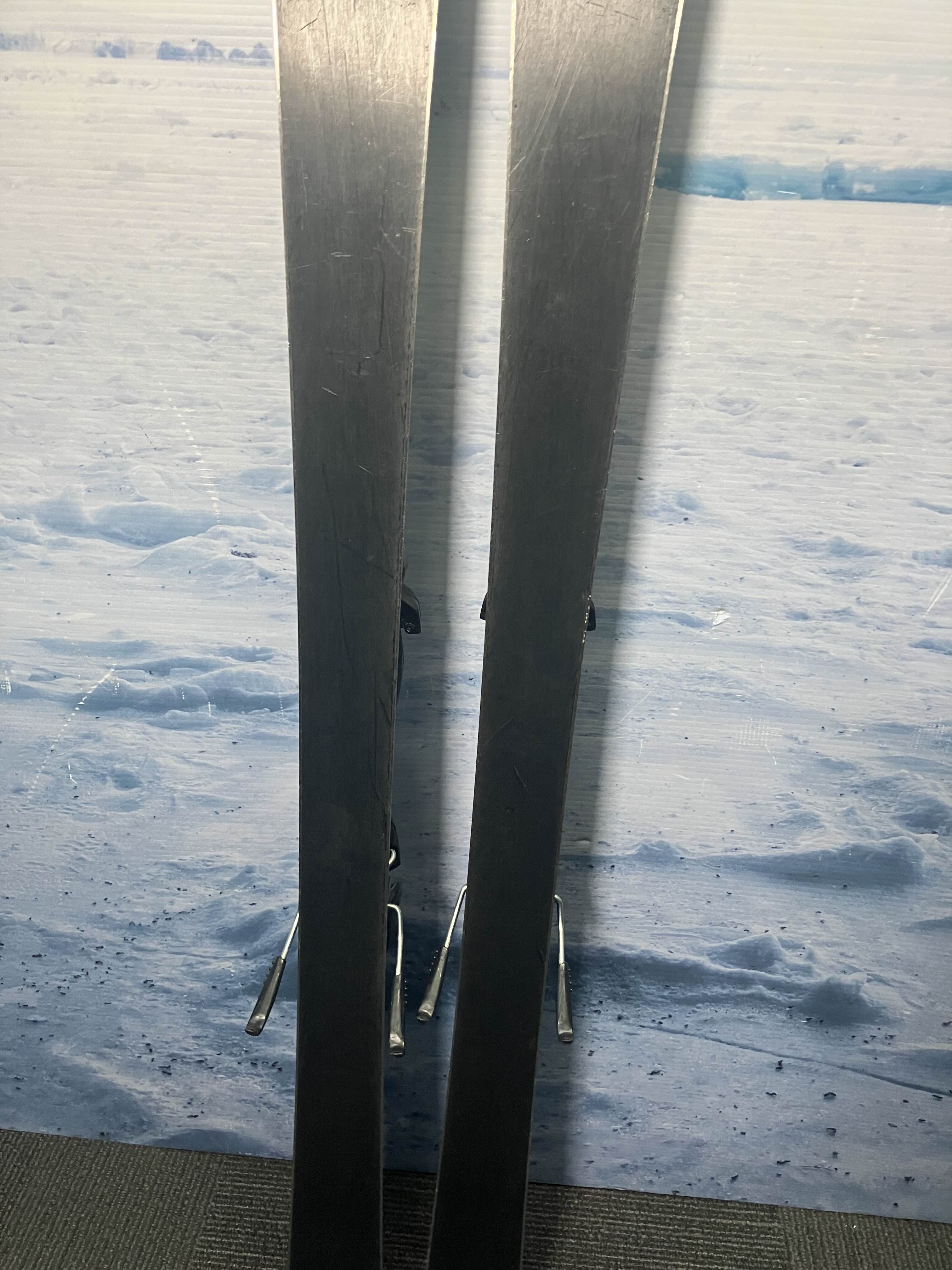 Well Loved Elan Pin Ball Youth Ski w/ Elan El 7.5 Ac Demo Bindings - 140CM