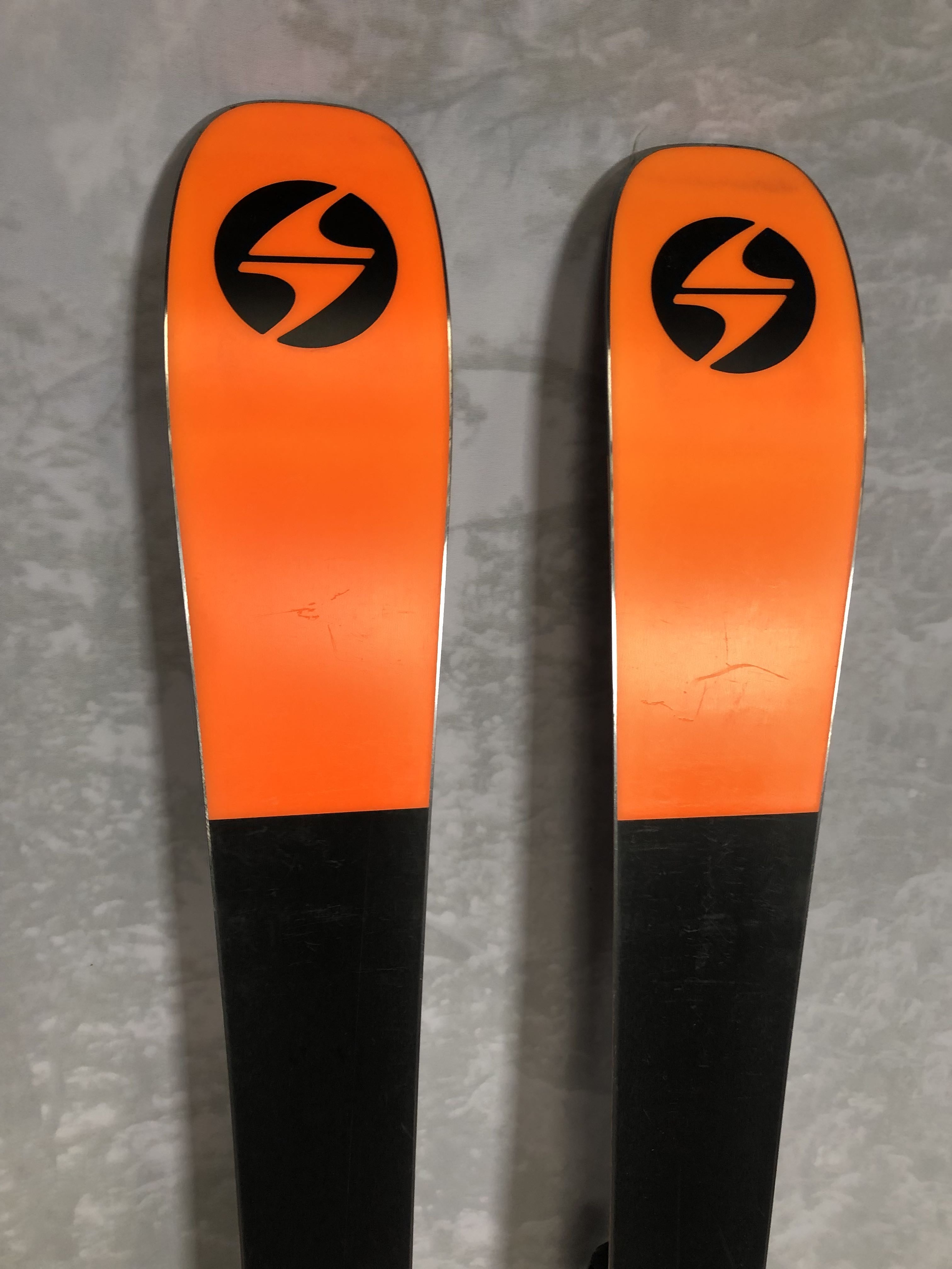 Used 2025 Blizzard Black Pearl 94 skis- 152cm w/Tyrollia Attack 11 MN binding