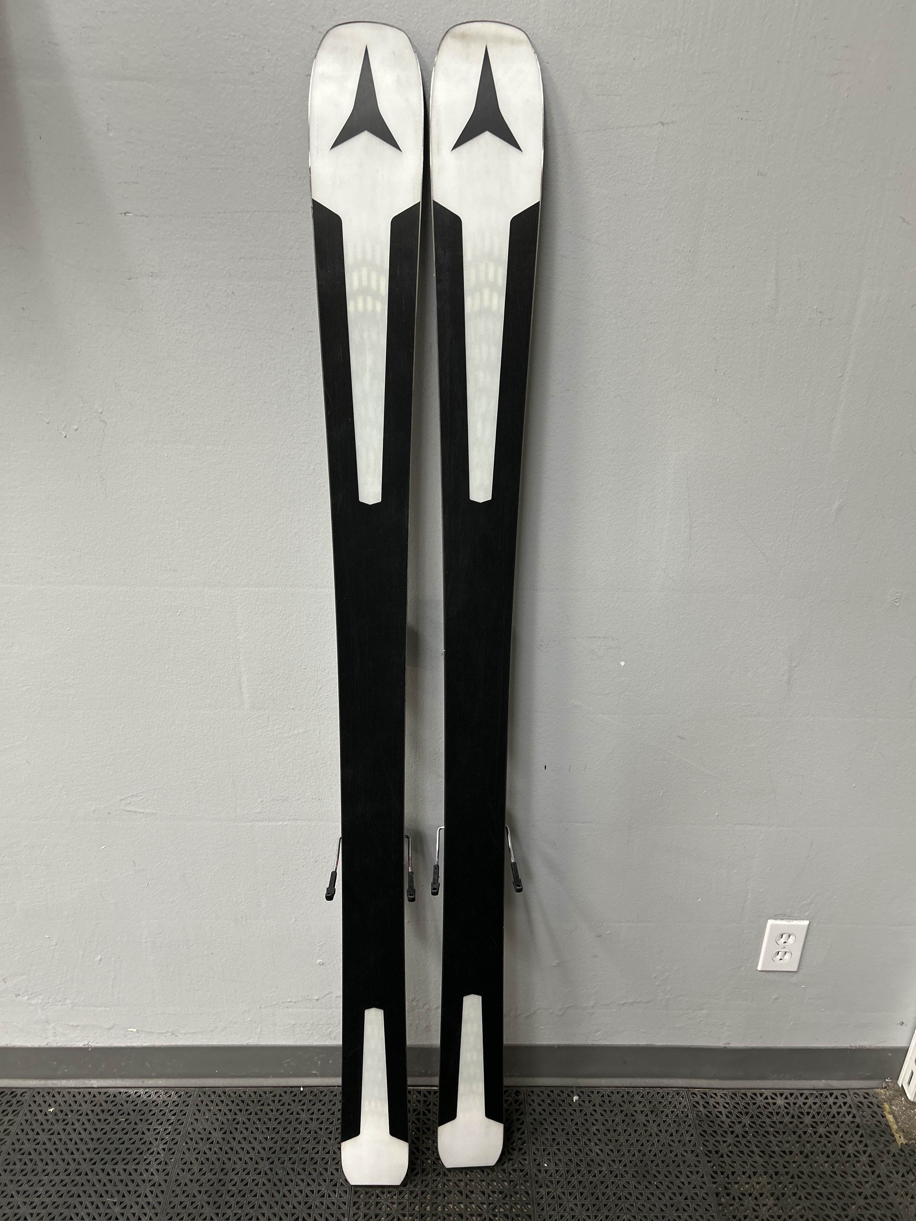 Used Atomic Vantage 90Ti 169cm Skis w/ Look SPX 12 Demo Binding