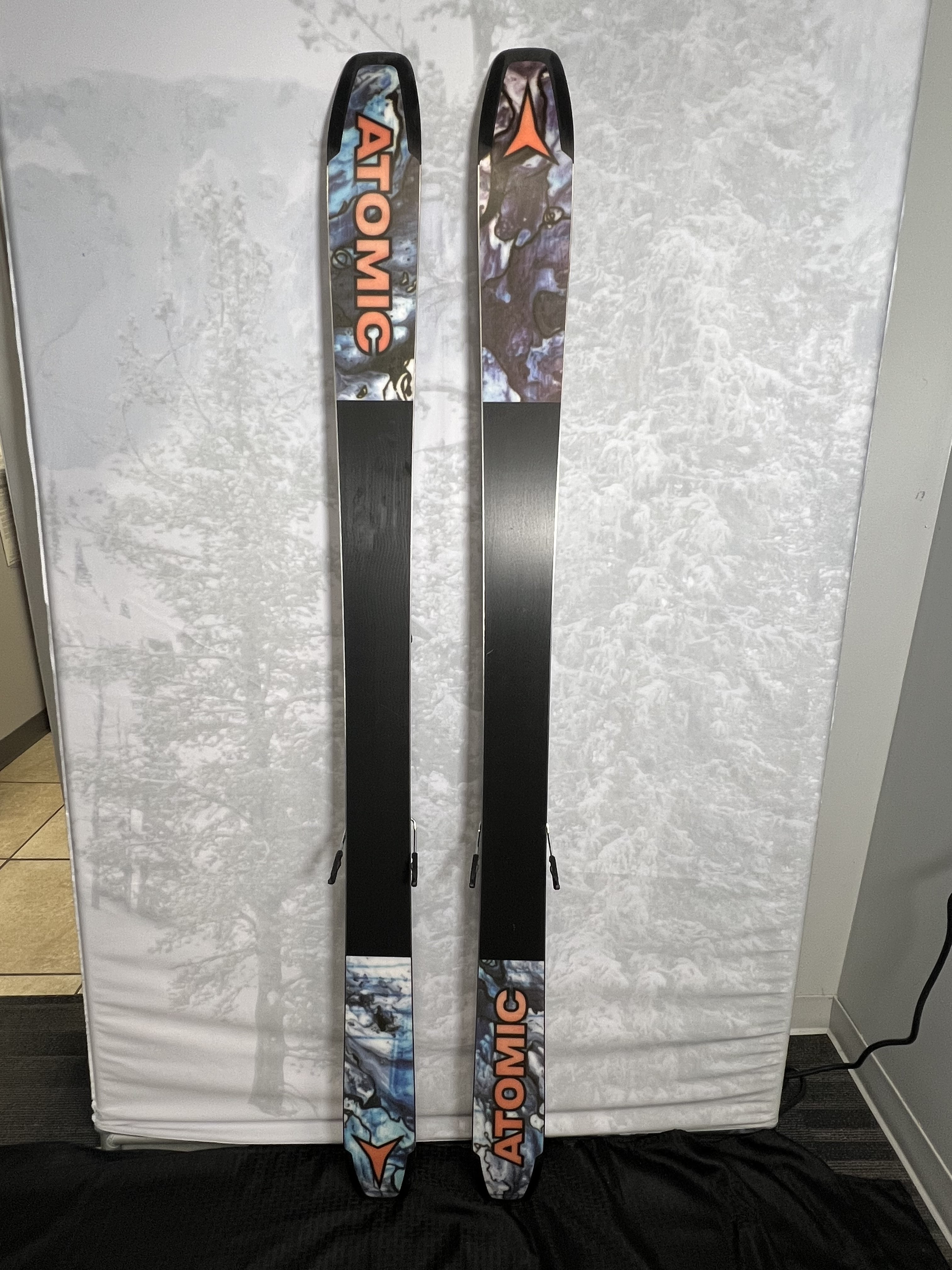 Lightly Used Atomic Bent Chetler Skis 100 179 cm w/ Atomic Strive 11 GW Demo Bindings
