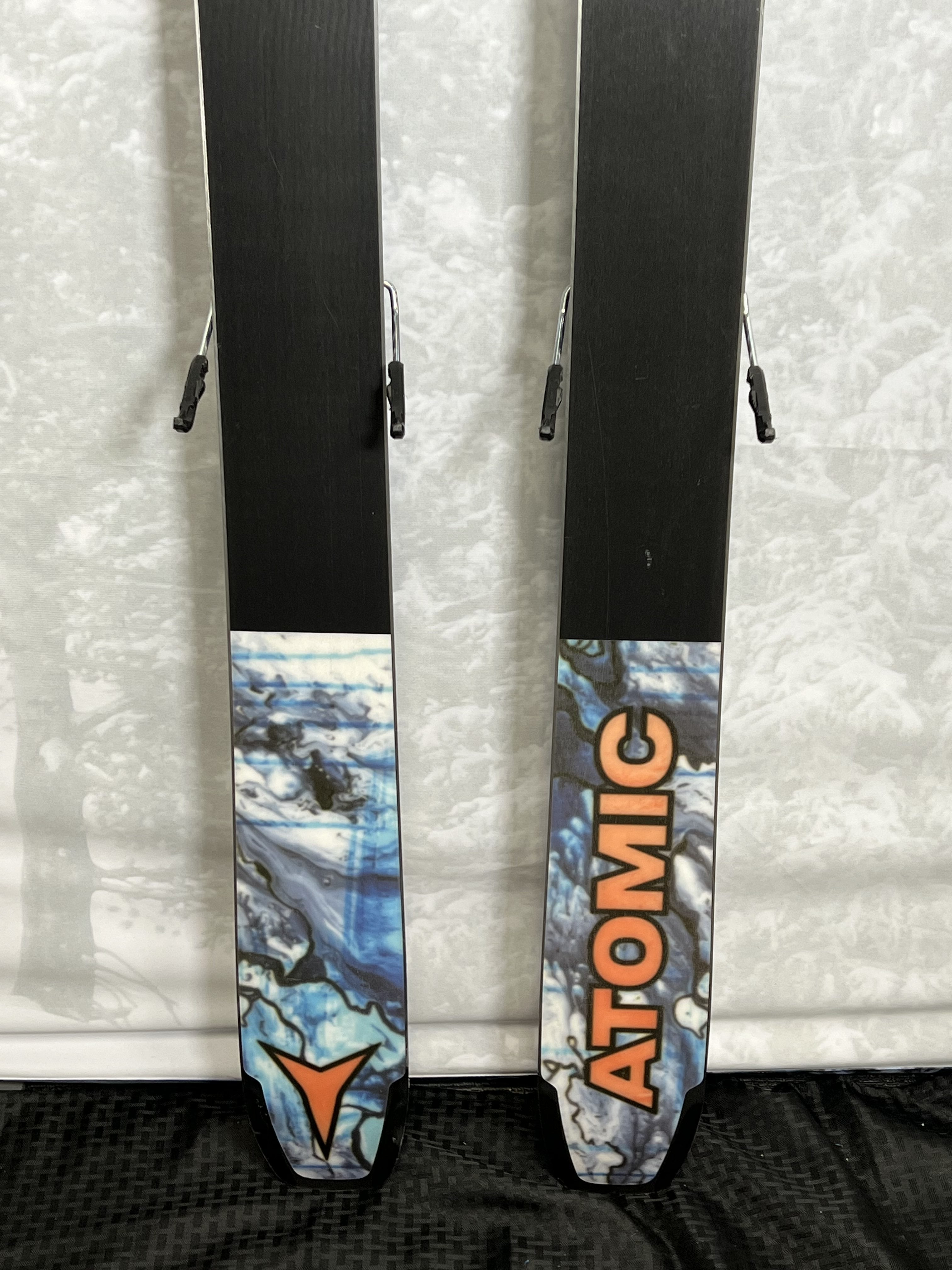 Lightly Used Atomic Bent Chetler Skis 100 179 cm w/ Atomic Strive 11 GW Demo Bindings