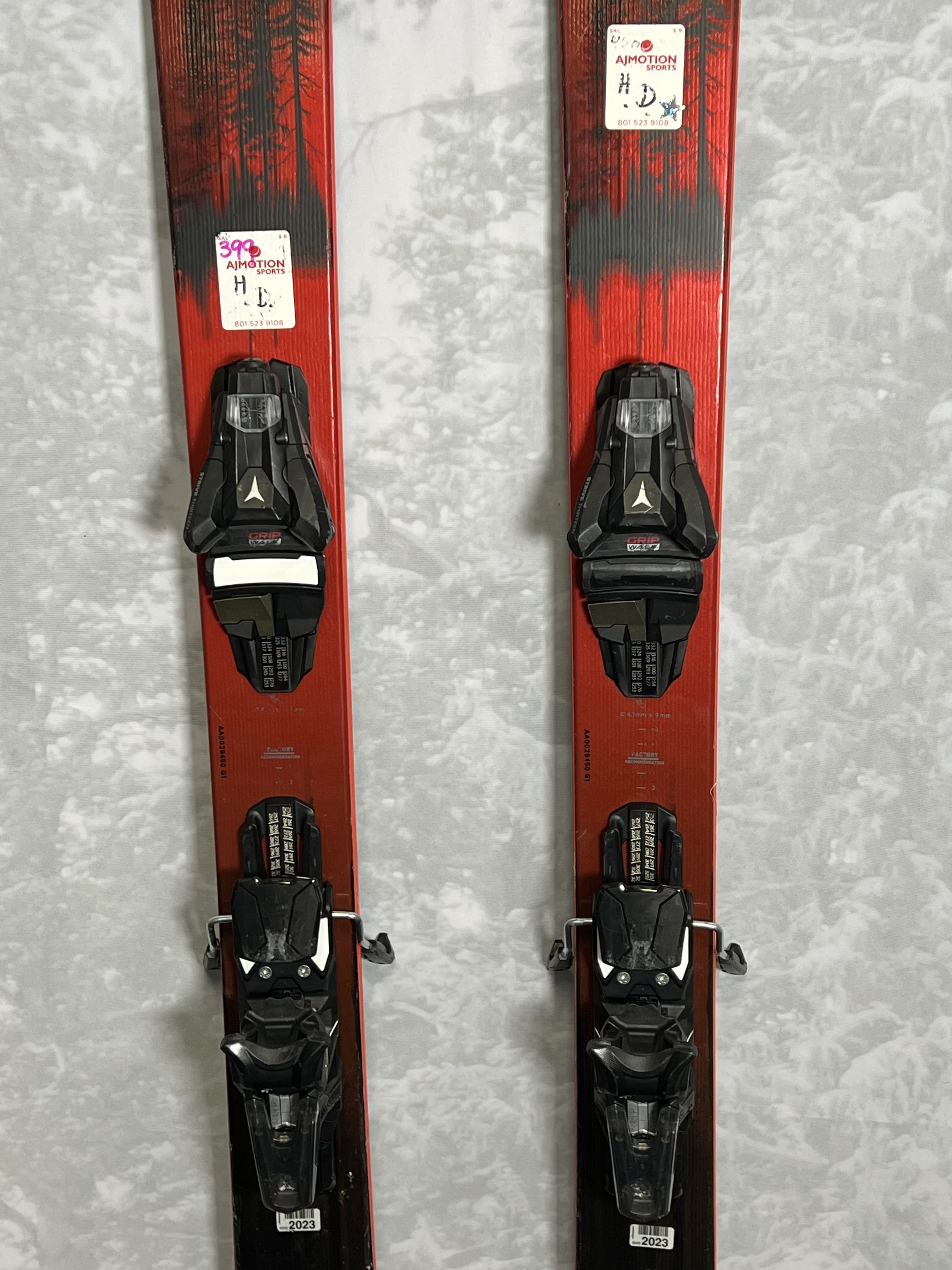 Used Atomic Maverick Skis 95 188 cm 2024 w/ Atomic Strive 13 GW Demo Bindings