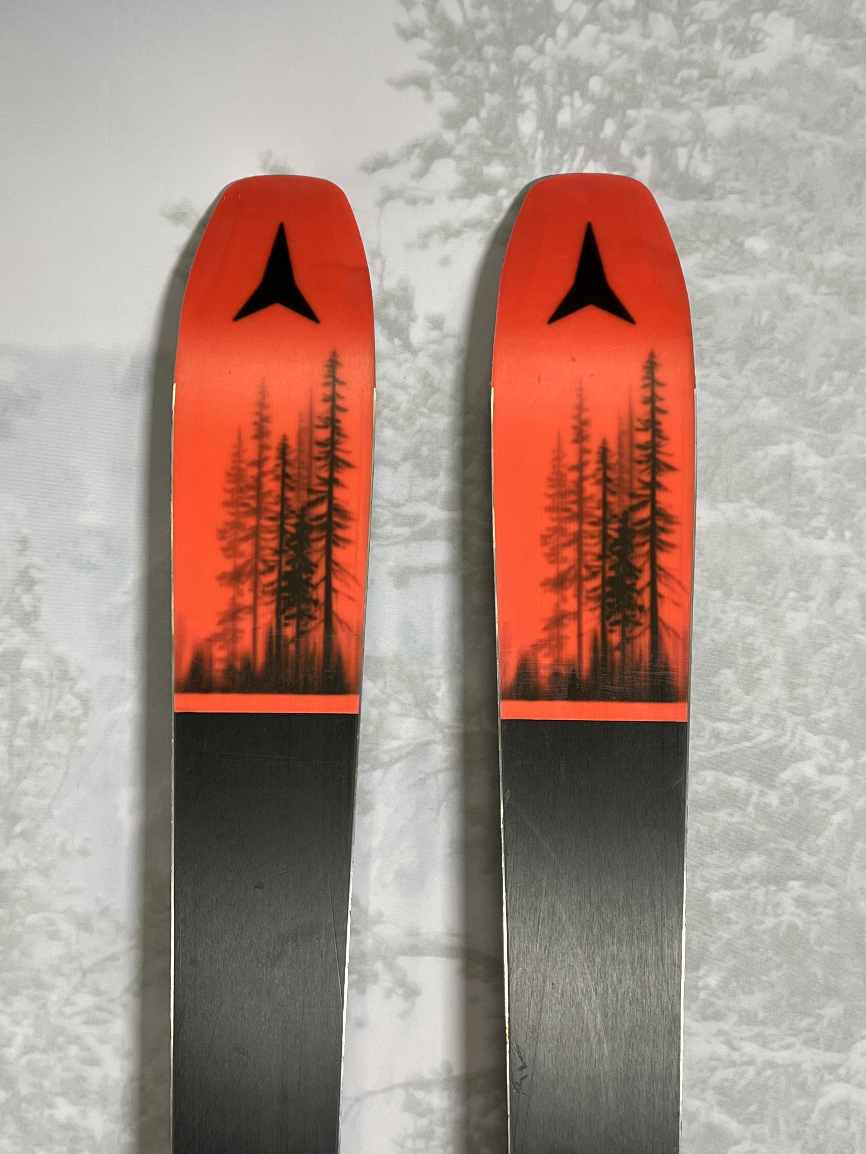 Used Atomic Maverick Skis 95 188 cm 2024 w/ Atomic Strive 13 GW Demo Bindings