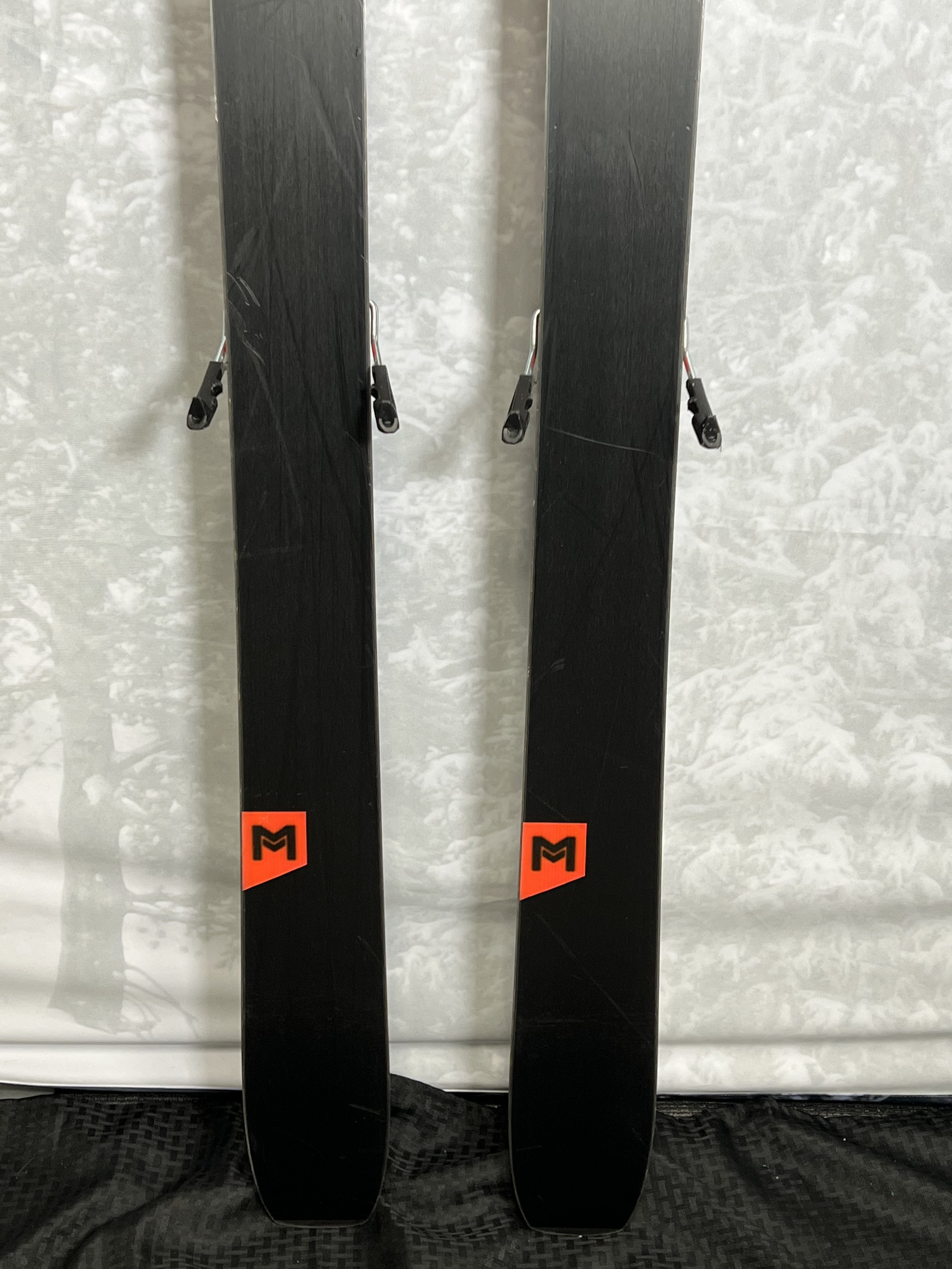 Used Atomic Maverick Skis 95 188 cm 2024 w/ Atomic Strive 13 GW Demo Bindings