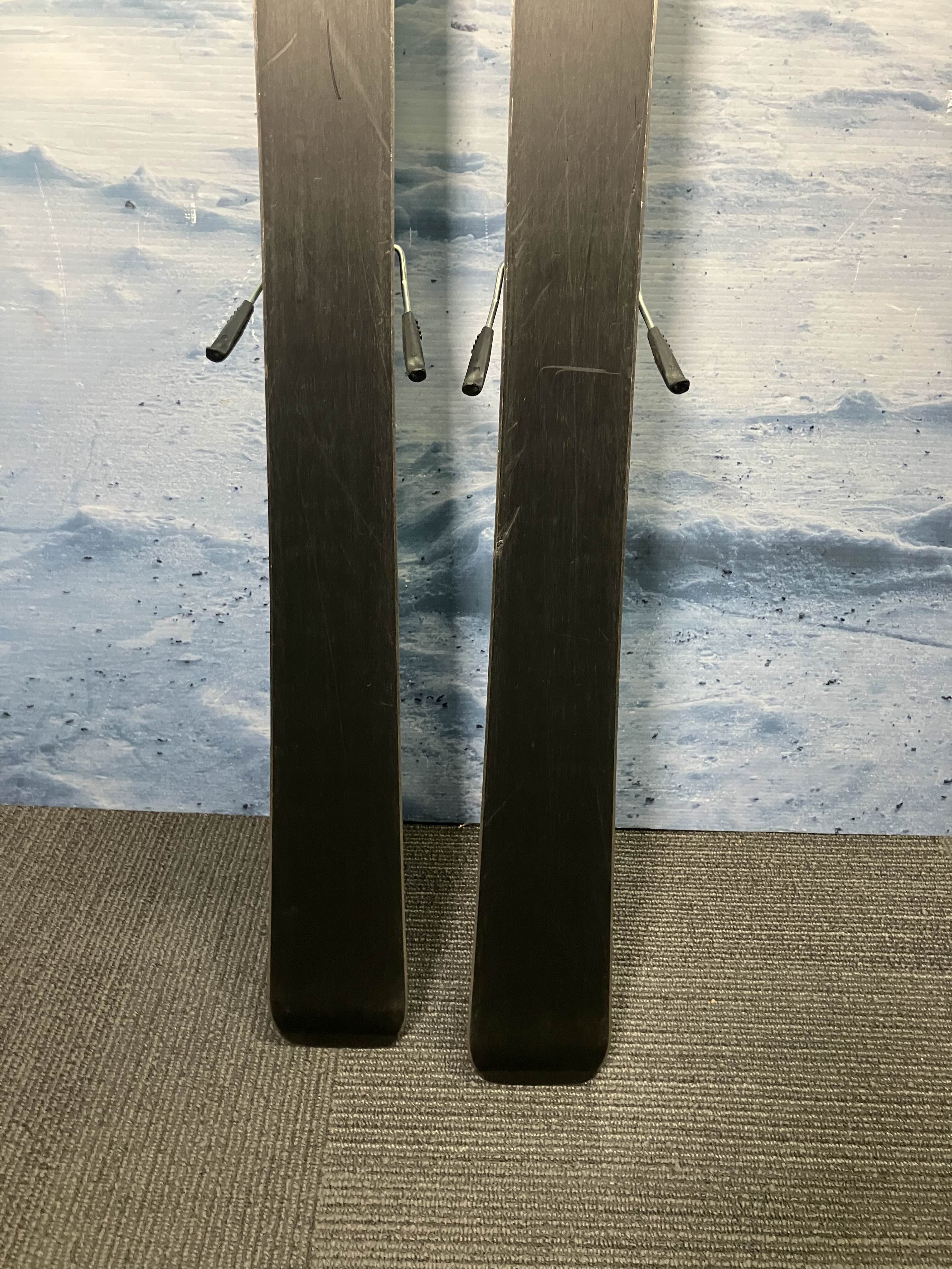 Heavily Used Head V-Shape V4 XL 177 CM w/ Tyrolia PR 10 Bindings