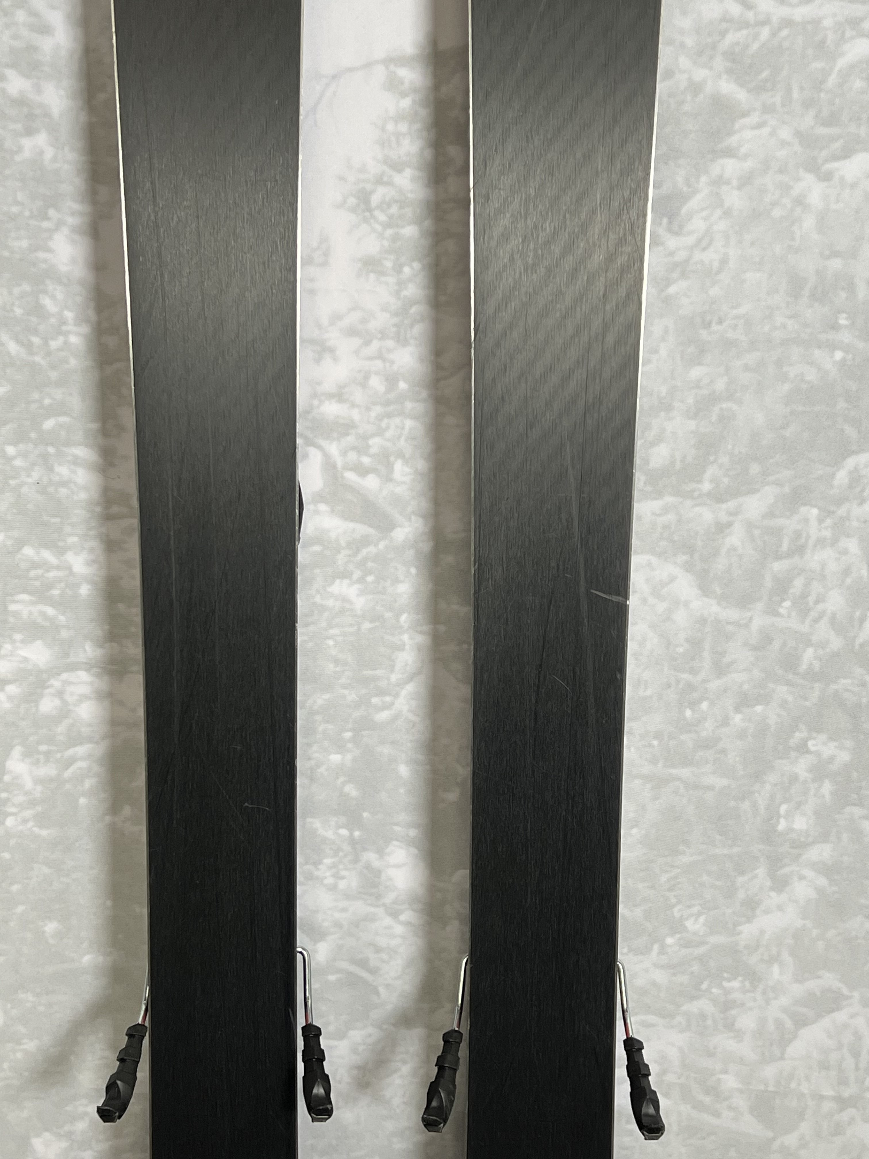 Used Atomic Maverick Skis 95 180 cm 2024 w/ Tyrolia Attack 14 Demo Bindings