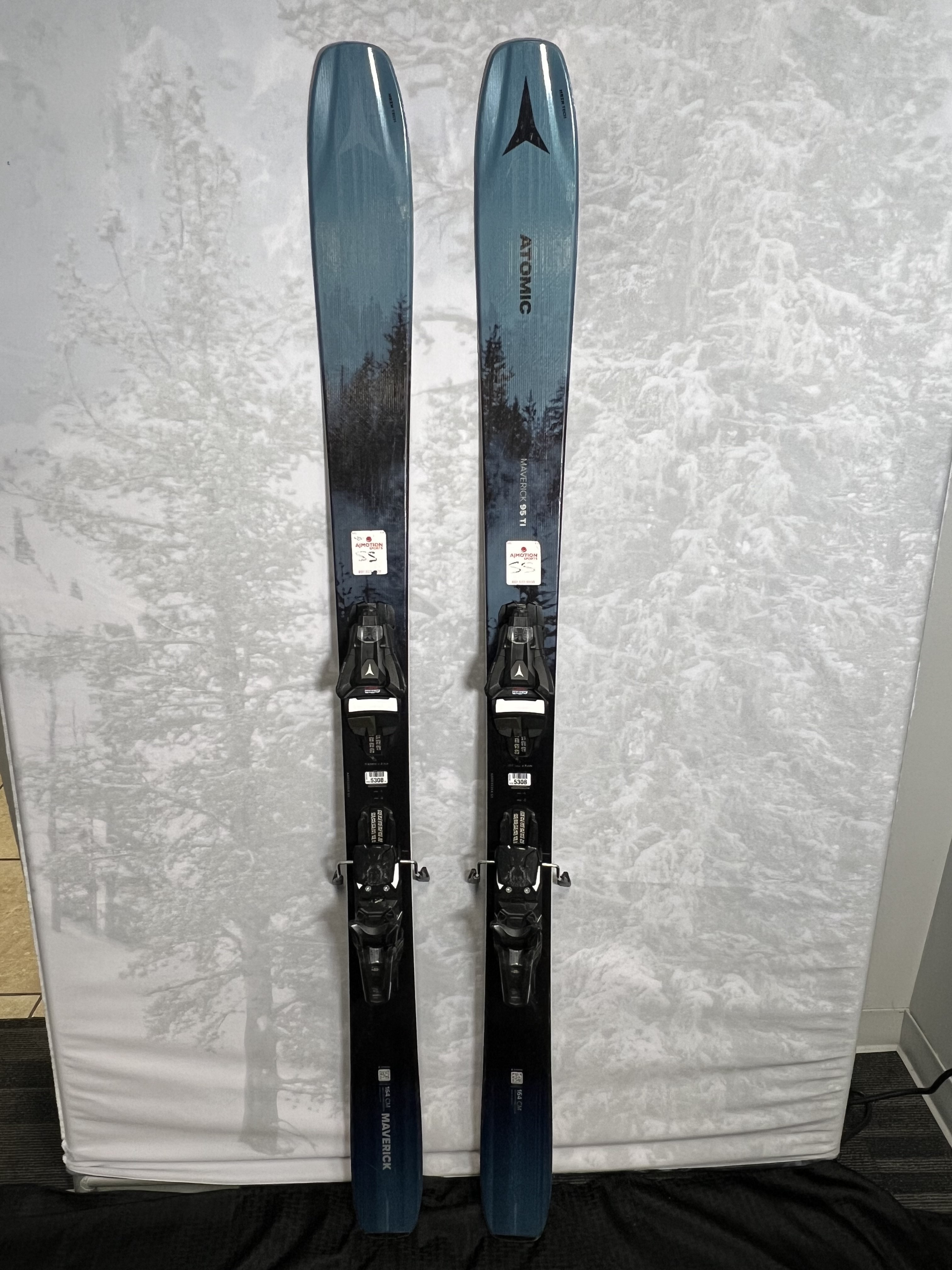 Used Atomic Maverick Skis 95 164 cm 2025 w/ Atomic Strive 13 GW Demo Bindings