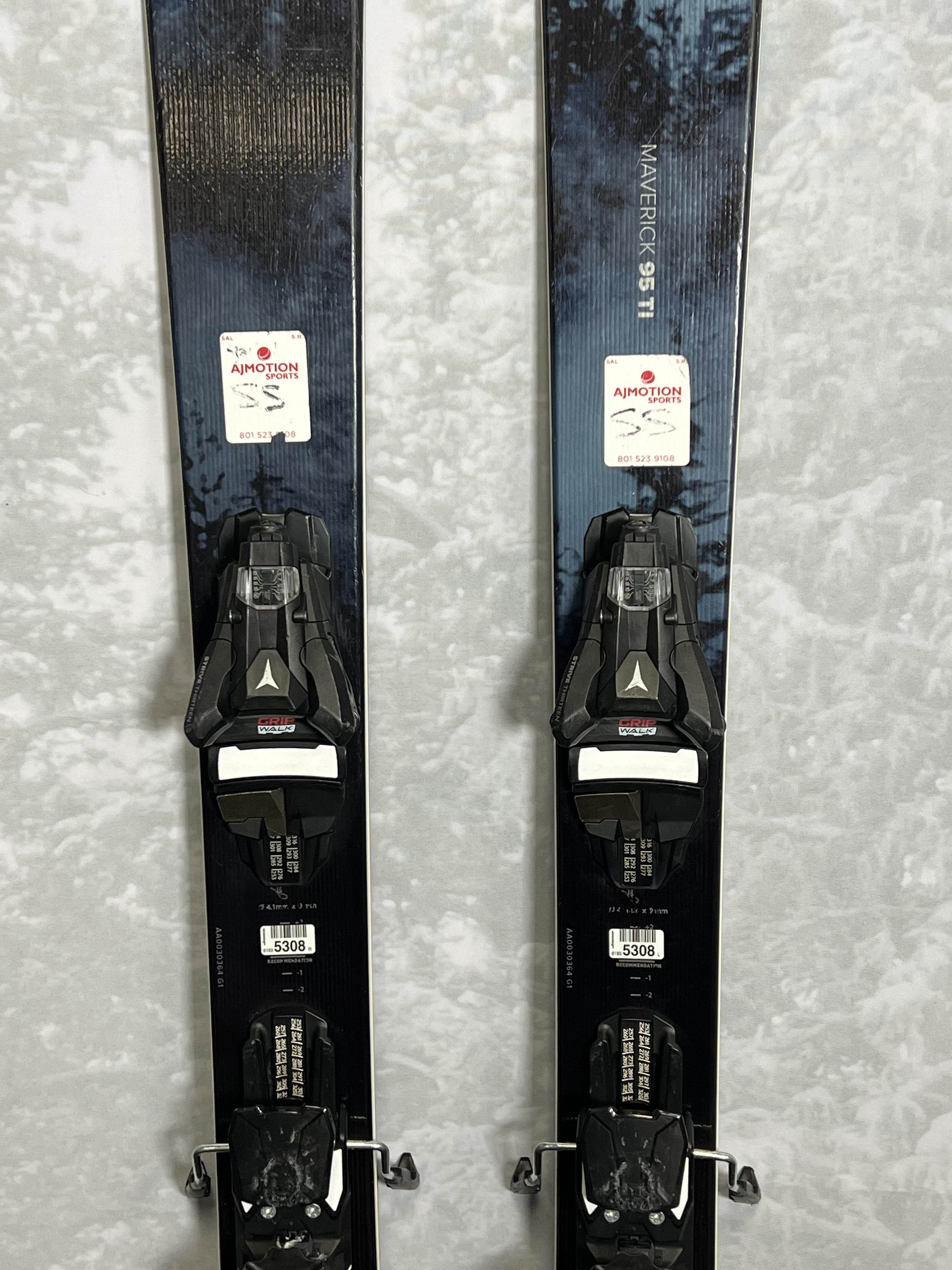 Used Atomic Maverick Skis 95 164 cm 2025 w/ Atomic Strive 13 GW Demo Bindings