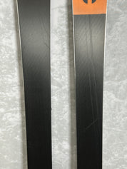 Used Atomic Maverick Skis 95 164 cm 2025 w/ Atomic Strive 13 GW Demo Bindings