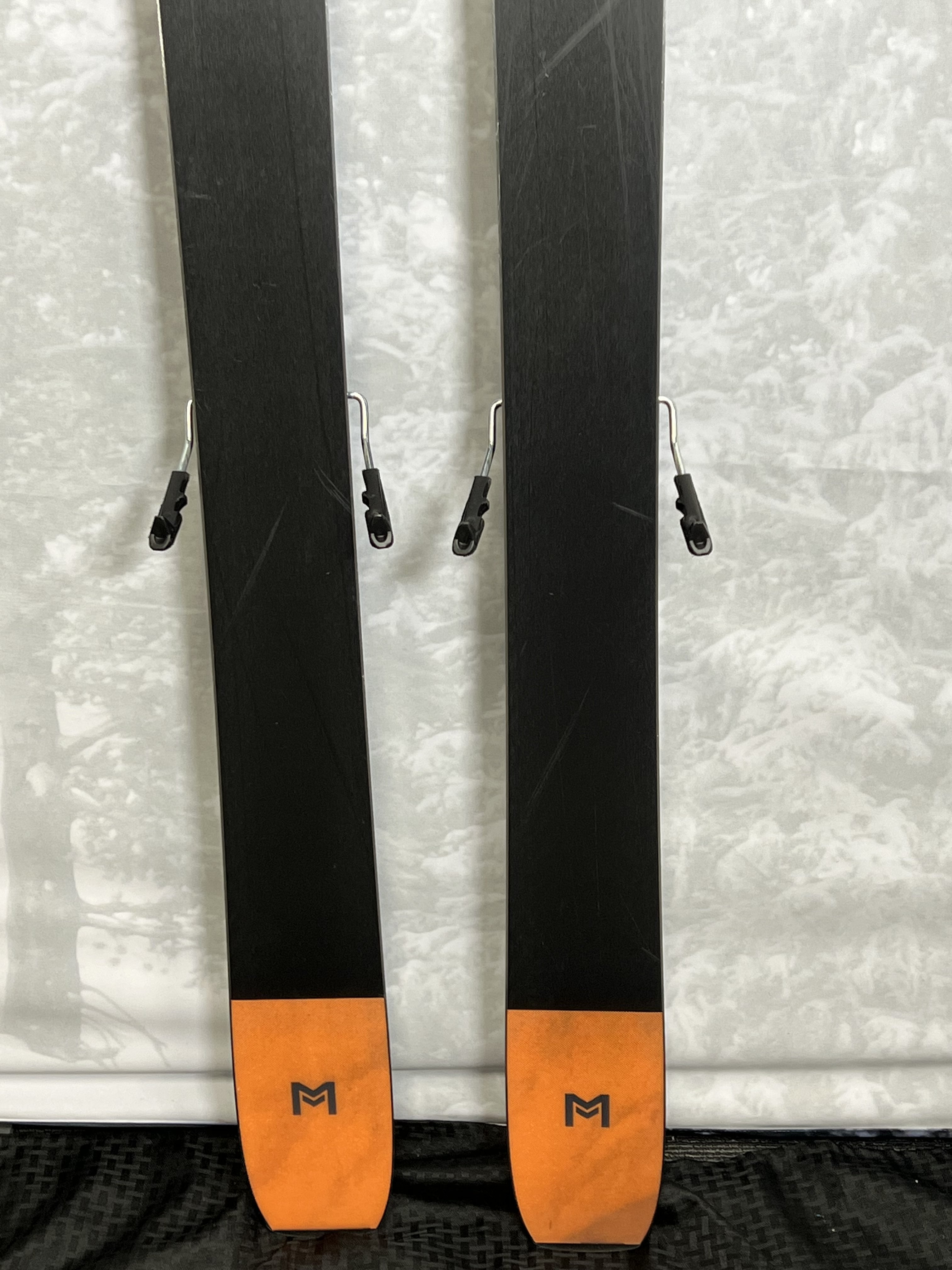 Used Atomic Maverick Skis 95 164 cm 2025 w/ Atomic Strive 13 GW Demo Bindings
