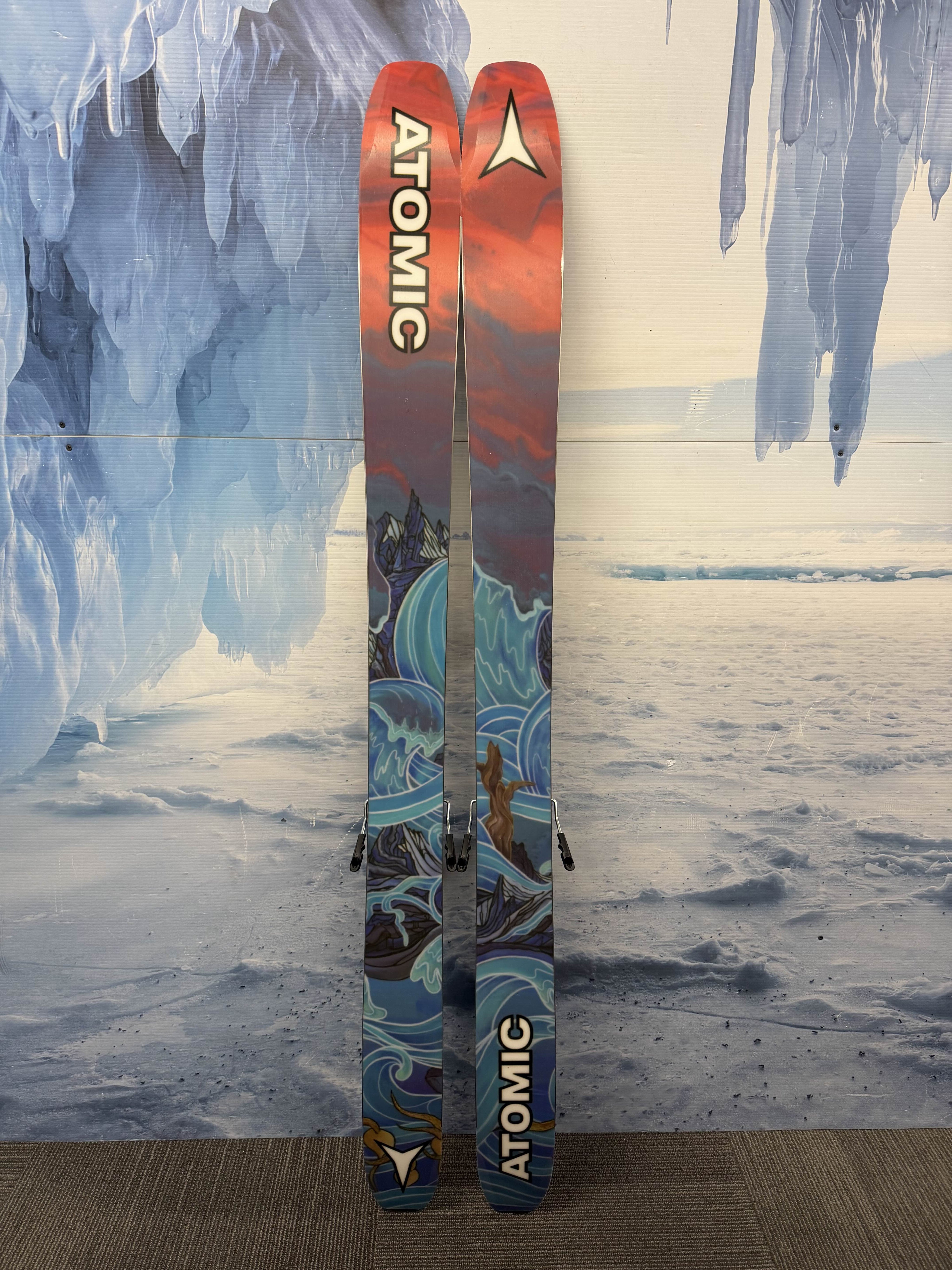 New Atomic Bent 110 172cm Skis w/ Atomic Strive 13 Bindings