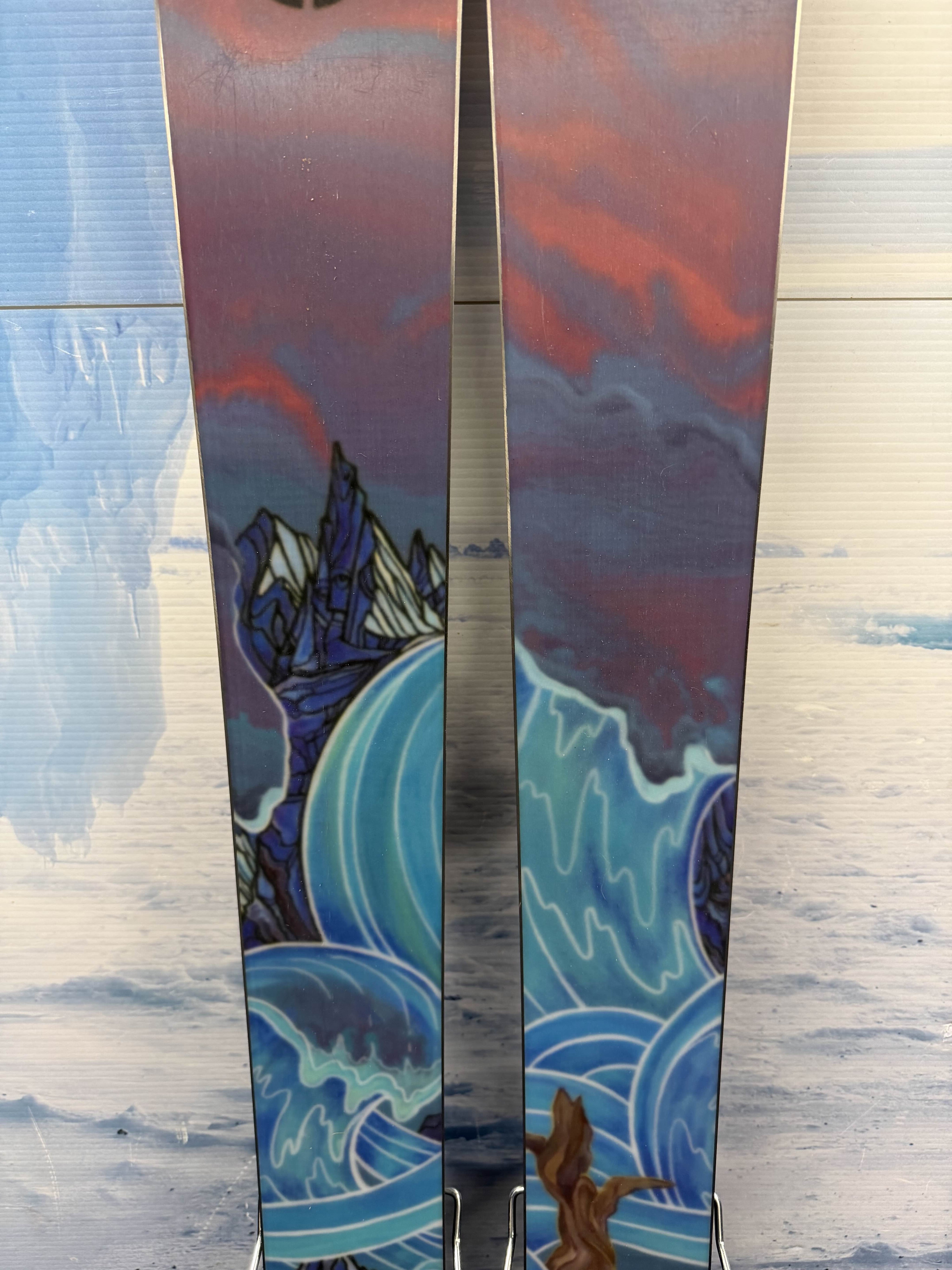 New Atomic Bent 110 172cm Skis w/ Atomic Strive 13 Bindings