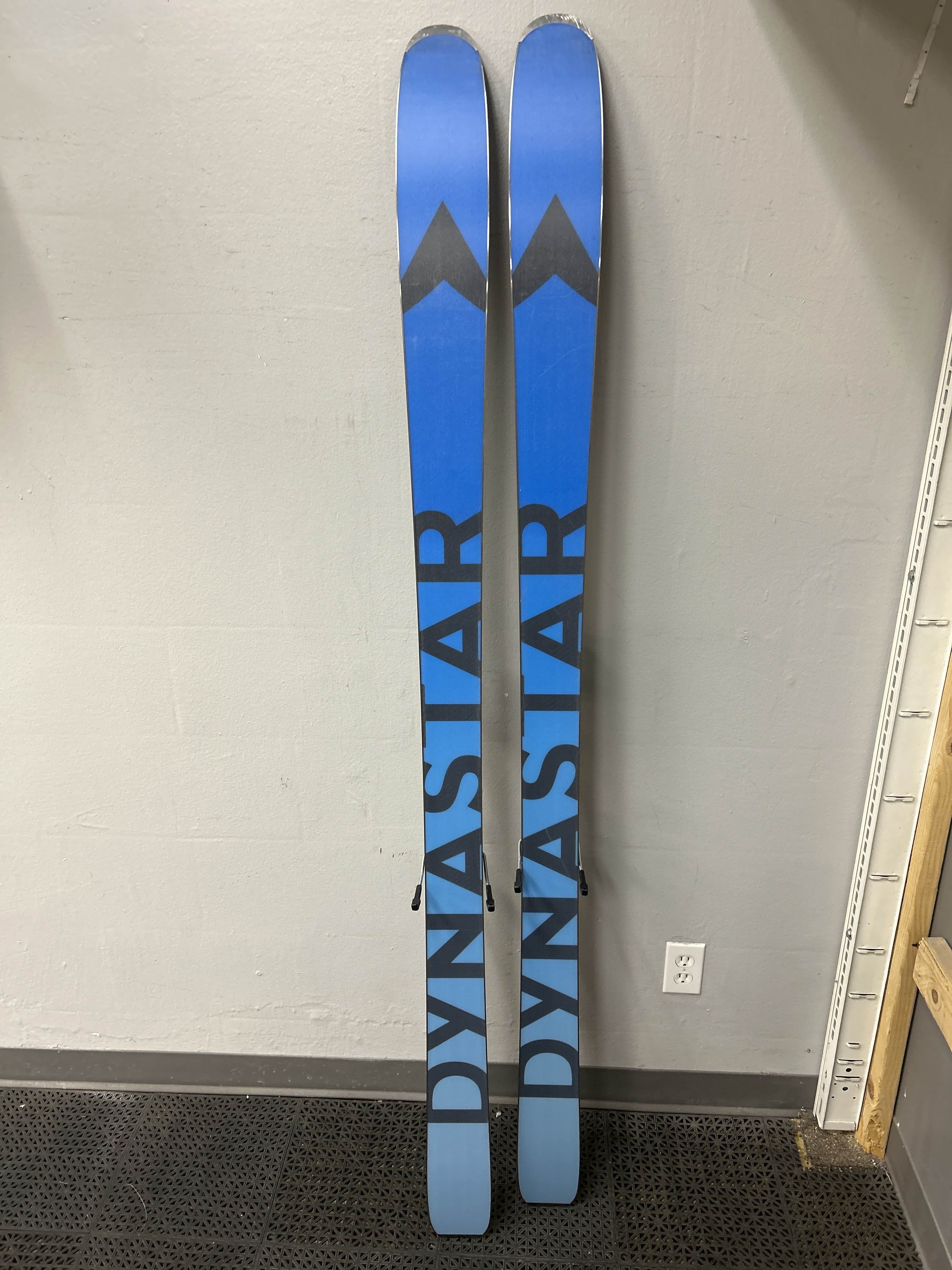 Used Dynastar M-Pro 90 186cm Skis w/ Look SPX 12 Binding