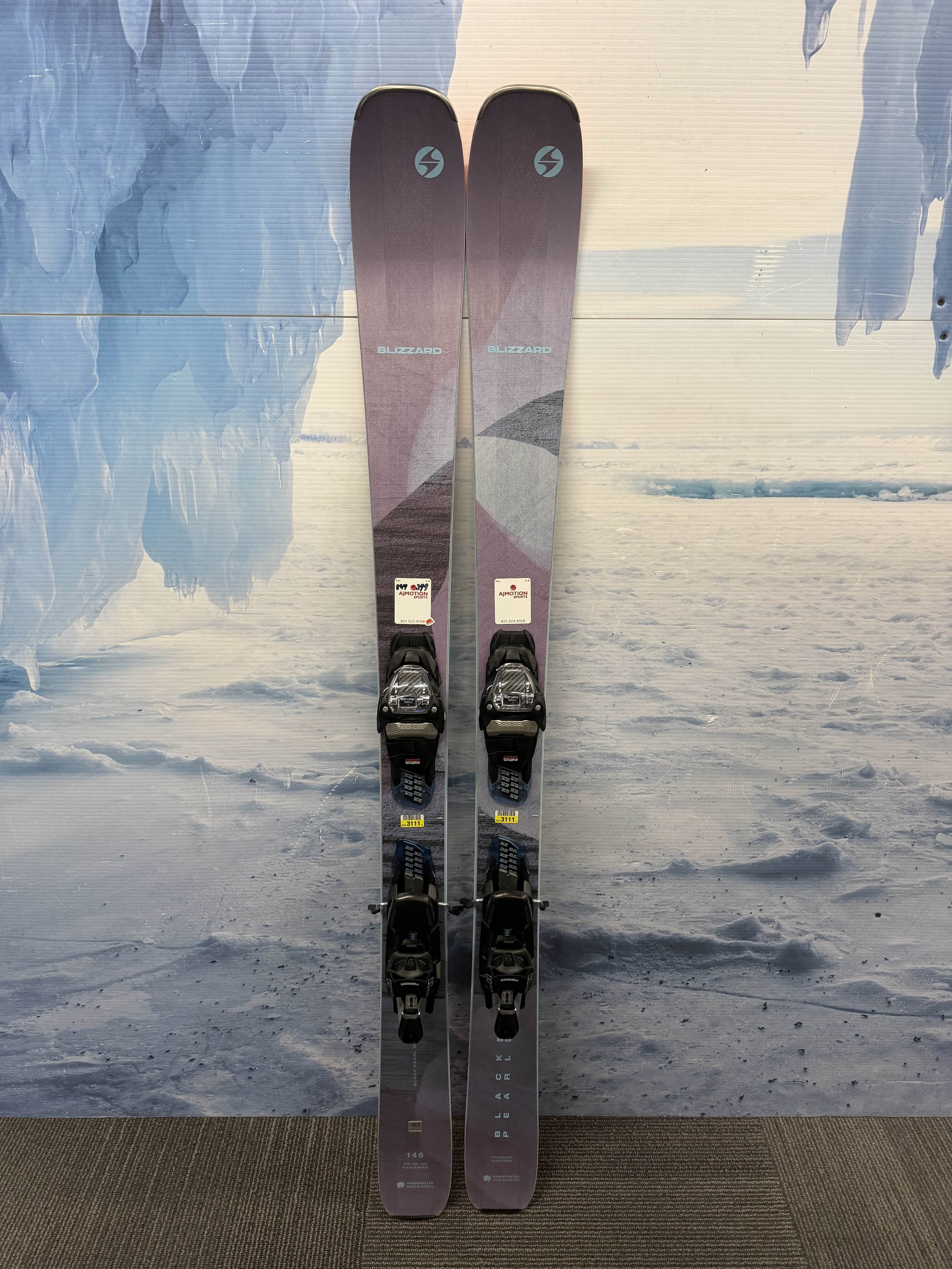 New Blizzard Black Pearl 88 146cm Skis w/ Marker 11 TCX Bindings