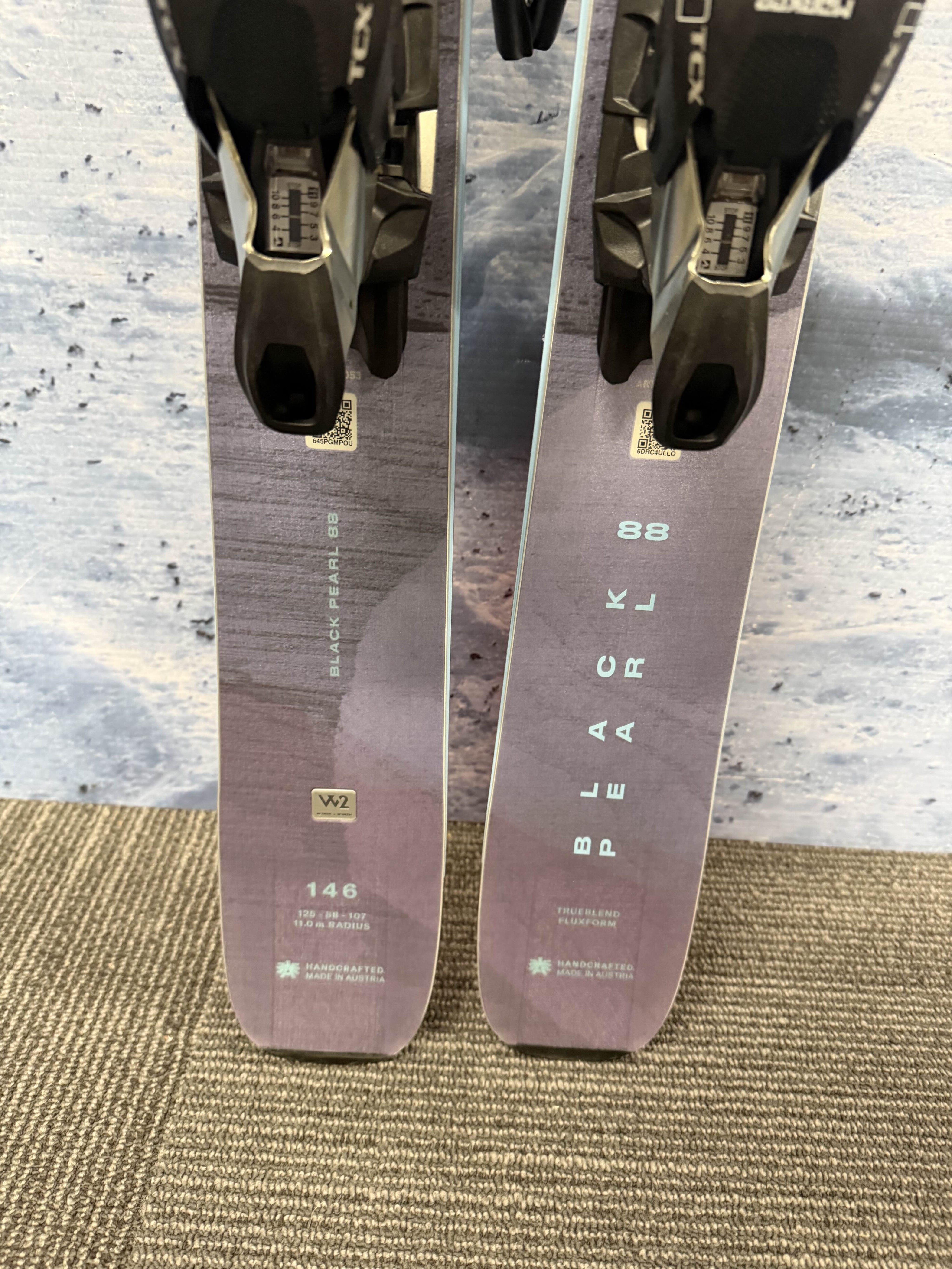 New Blizzard Black Pearl 88 146cm Skis w/ Marker 11 TCX Bindings