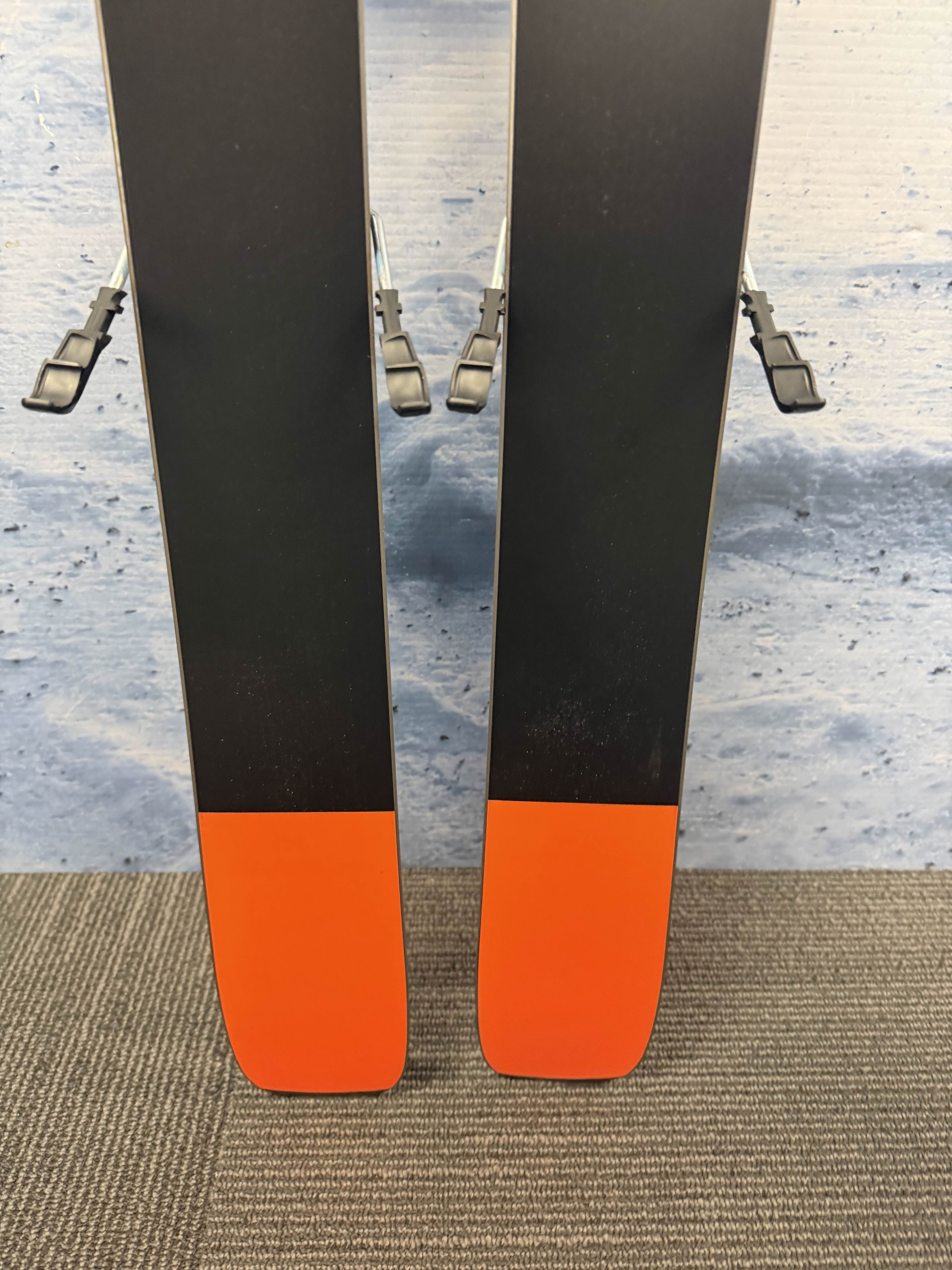 New Blizzard Black Pearl 88 146cm Skis w/ Marker 11 TCX Bindings