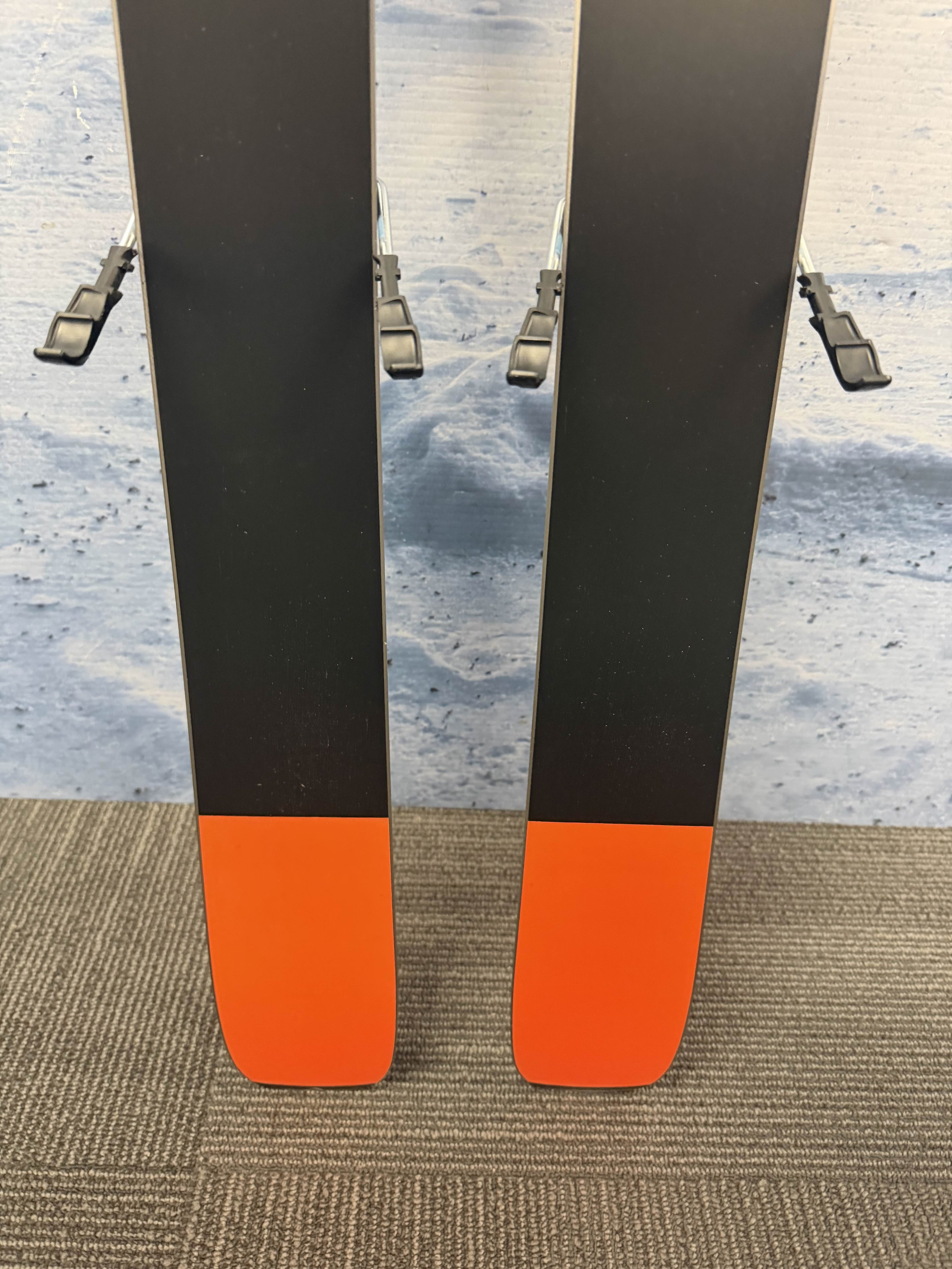 New Blizzard Black Pearl 88 152cm Skis w/ Marker 11 TCX Bindings