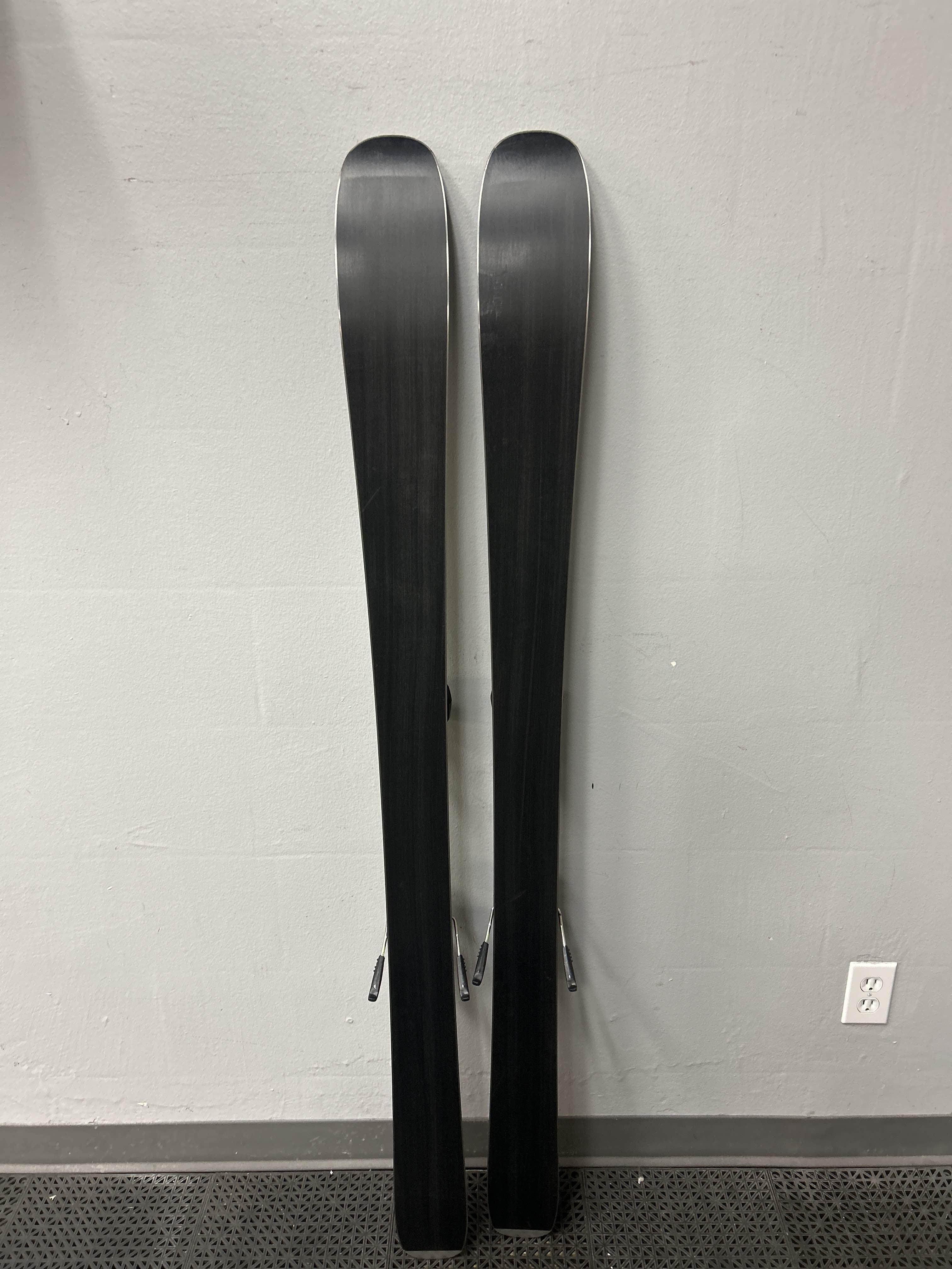 Used Head Kore 93 153 cm Skis w/ Tyrolia Attack 11 Demo Binding