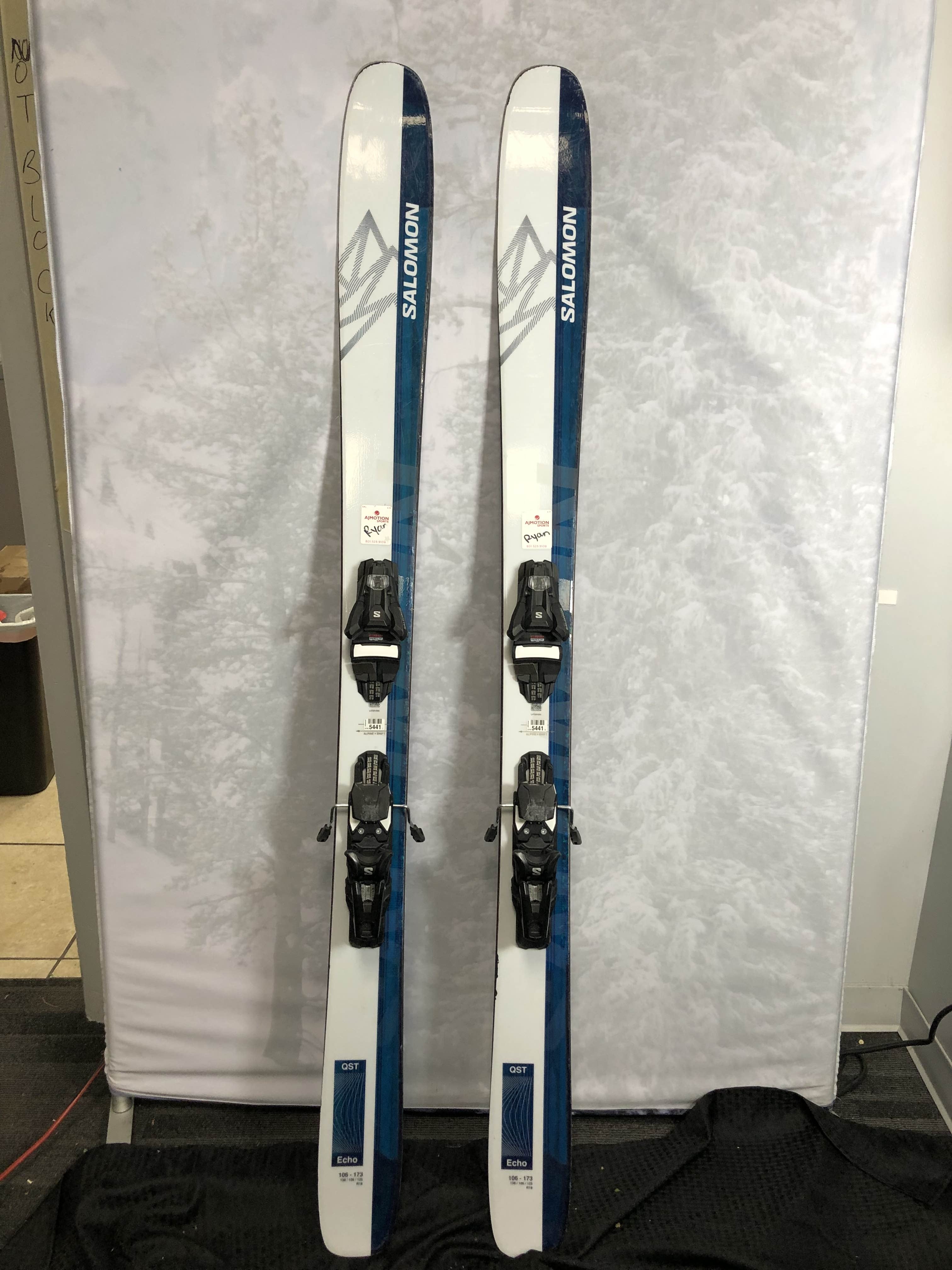 Used 2025 Salomon QST Echo Skis - 173cm w/ adjustable Salomon Strive 13 Bindings