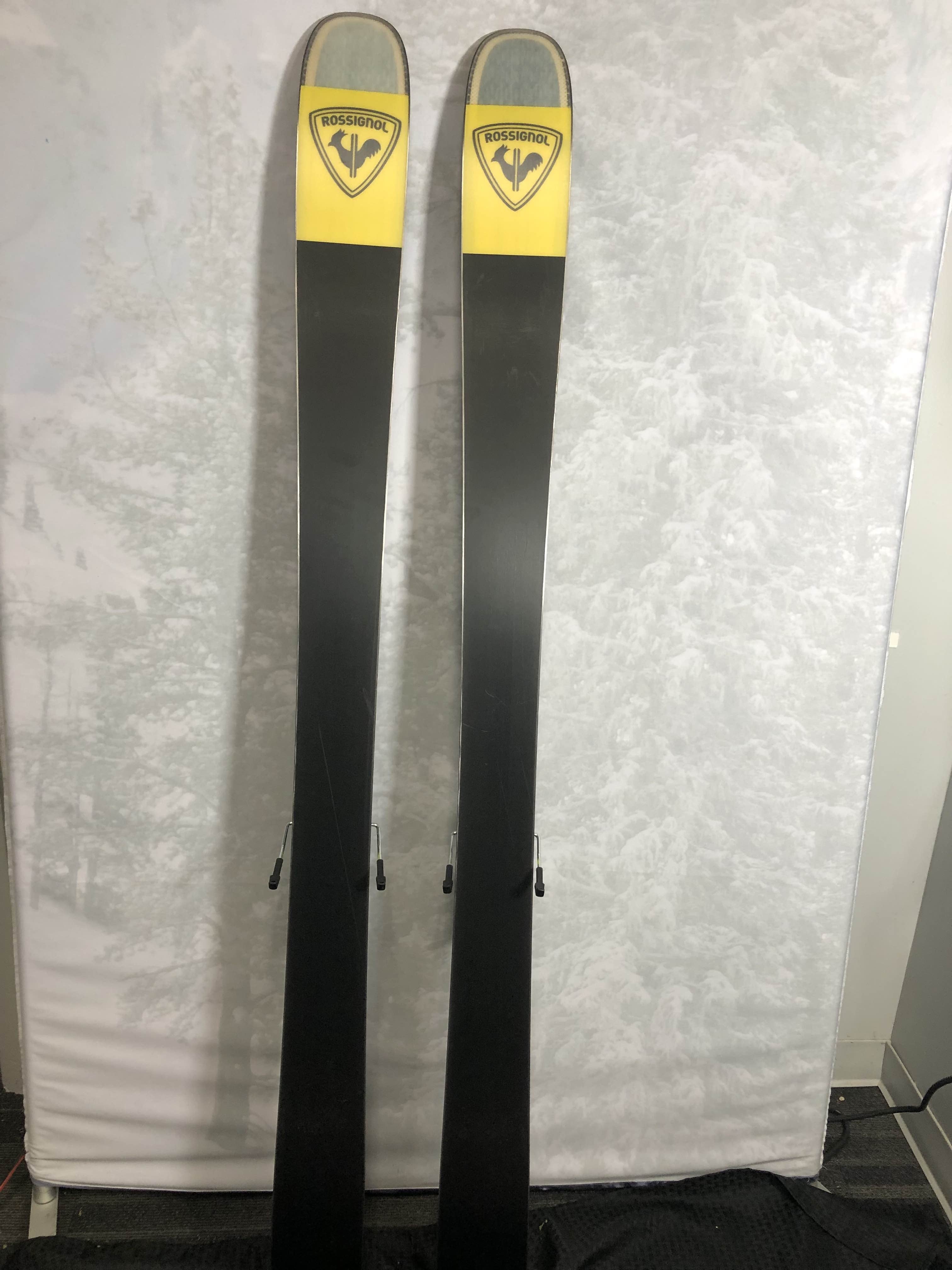 Used 2025 Rossignol Sender Soul 102- 172 cm Skis w/Look Konect GW Demo Bindings