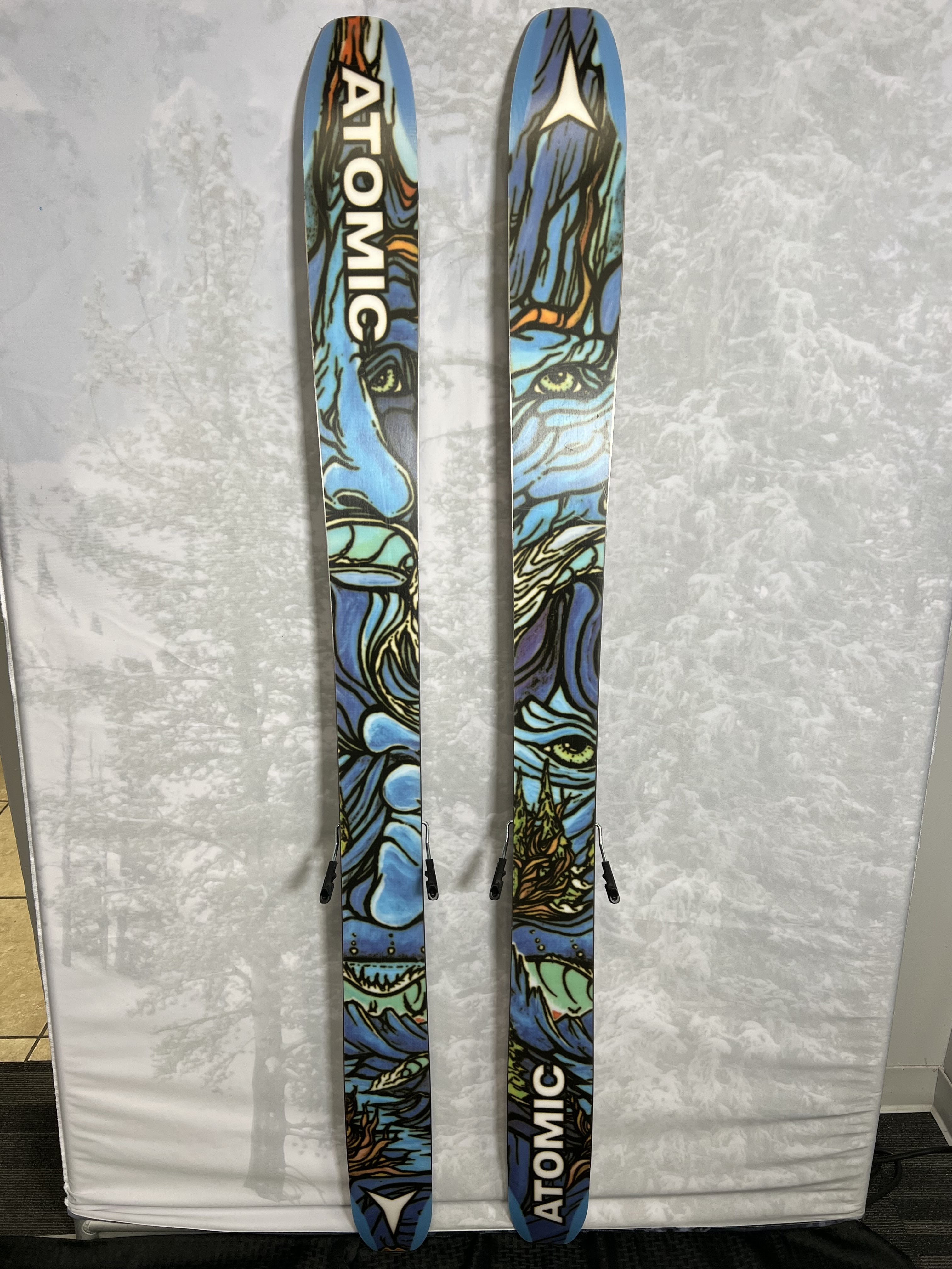 Used Atomic Bent 110 Skis 172 cm 2024 w/Atomic Strive 13 GW Demo Bindings
