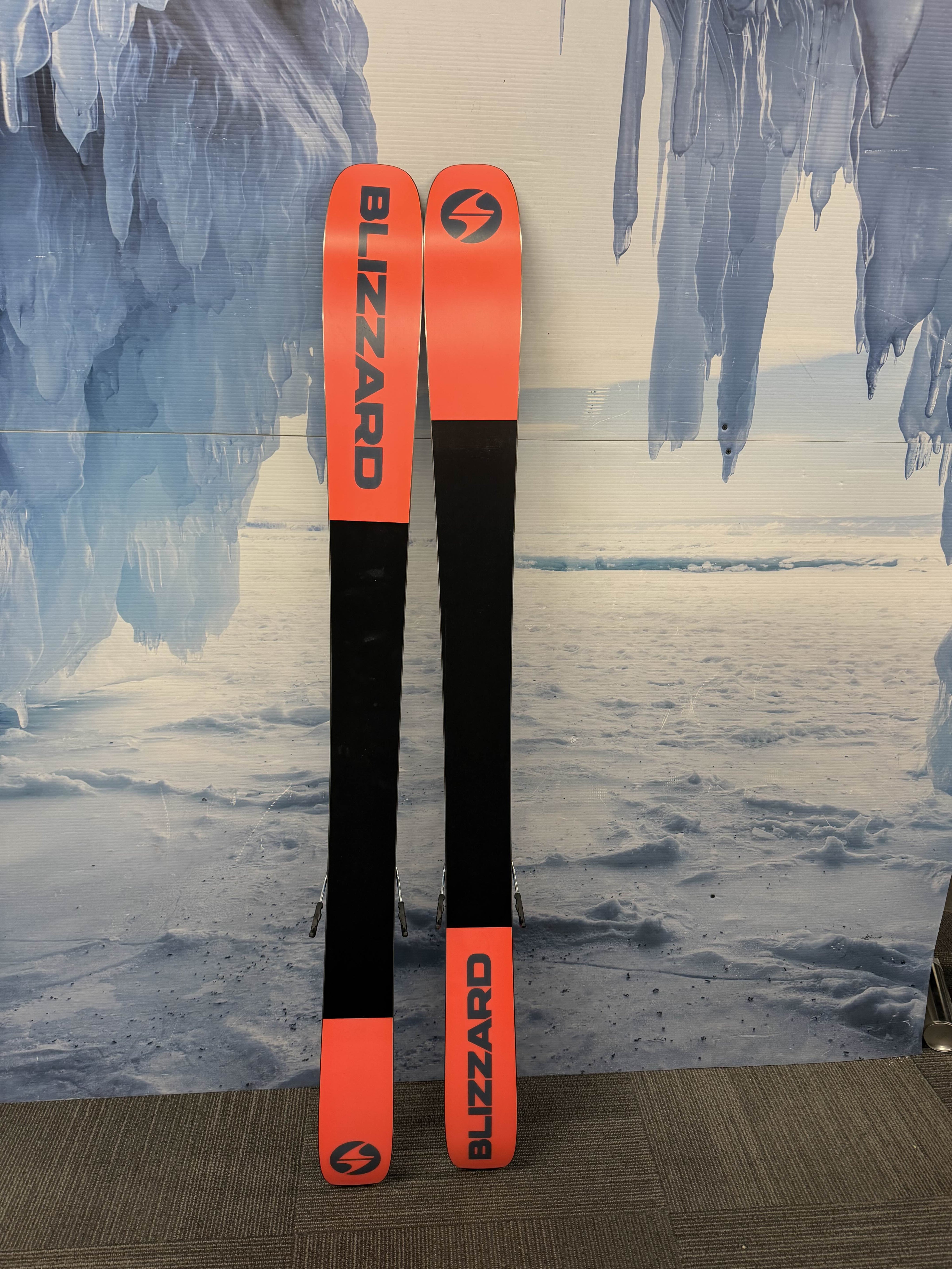 New Blizzard Rustler 10 162cm Skis w/ Atomic Strive 11 Bindings