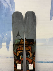 New Atomic Bent 90 157cm Skis w/ Atomic Strive 11 Bindings