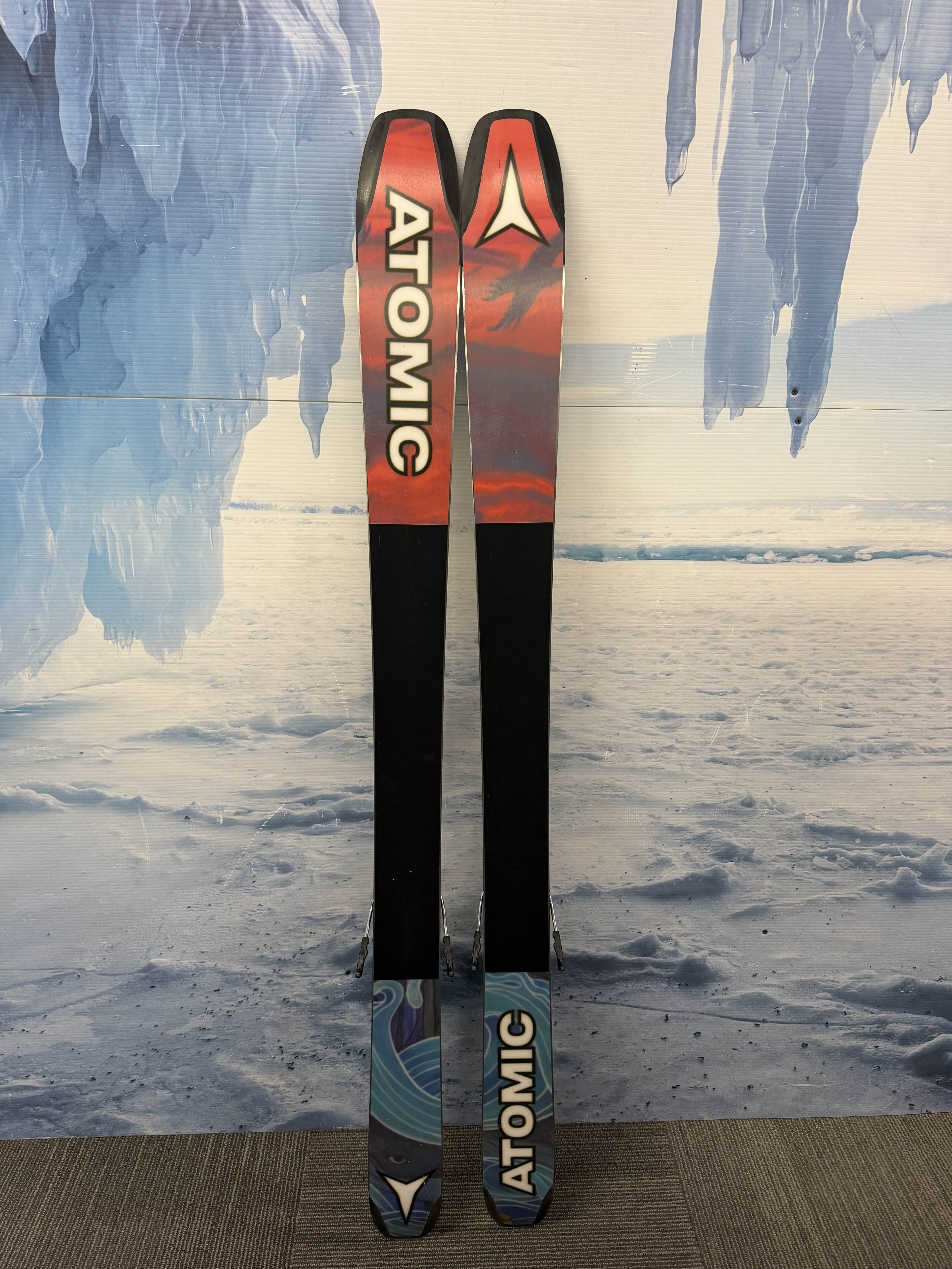 New Atomic Bent 90 157cm Skis w/ Atomic Strive 11 Bindings