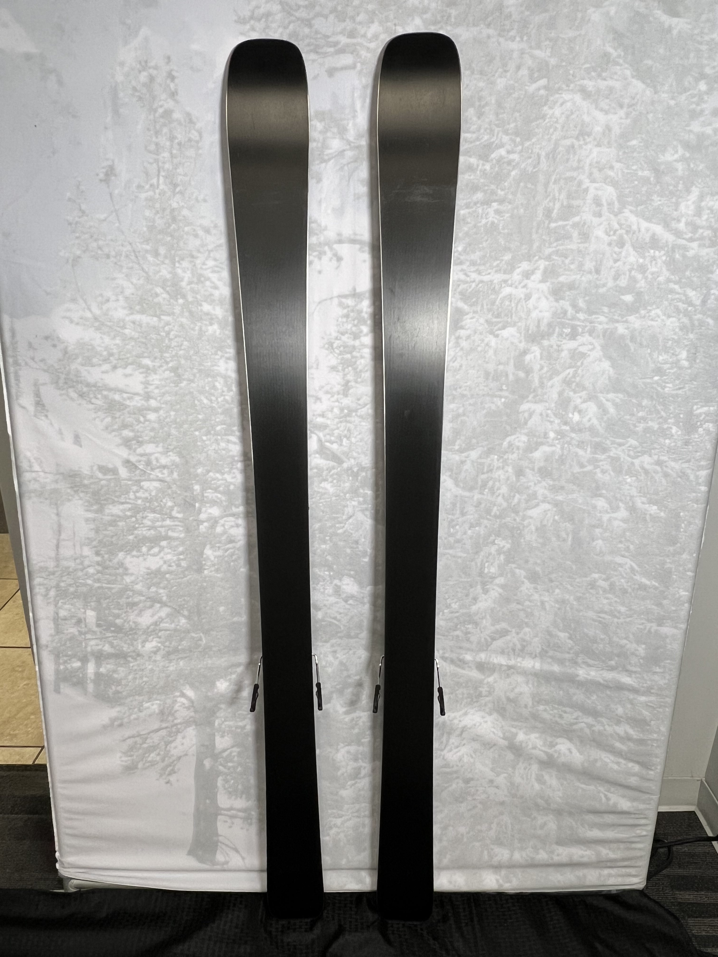 Used Armada Declivity 92 Ti 164 cm Skis 2025 w/Armada Strive 11 GW Demo Bindings