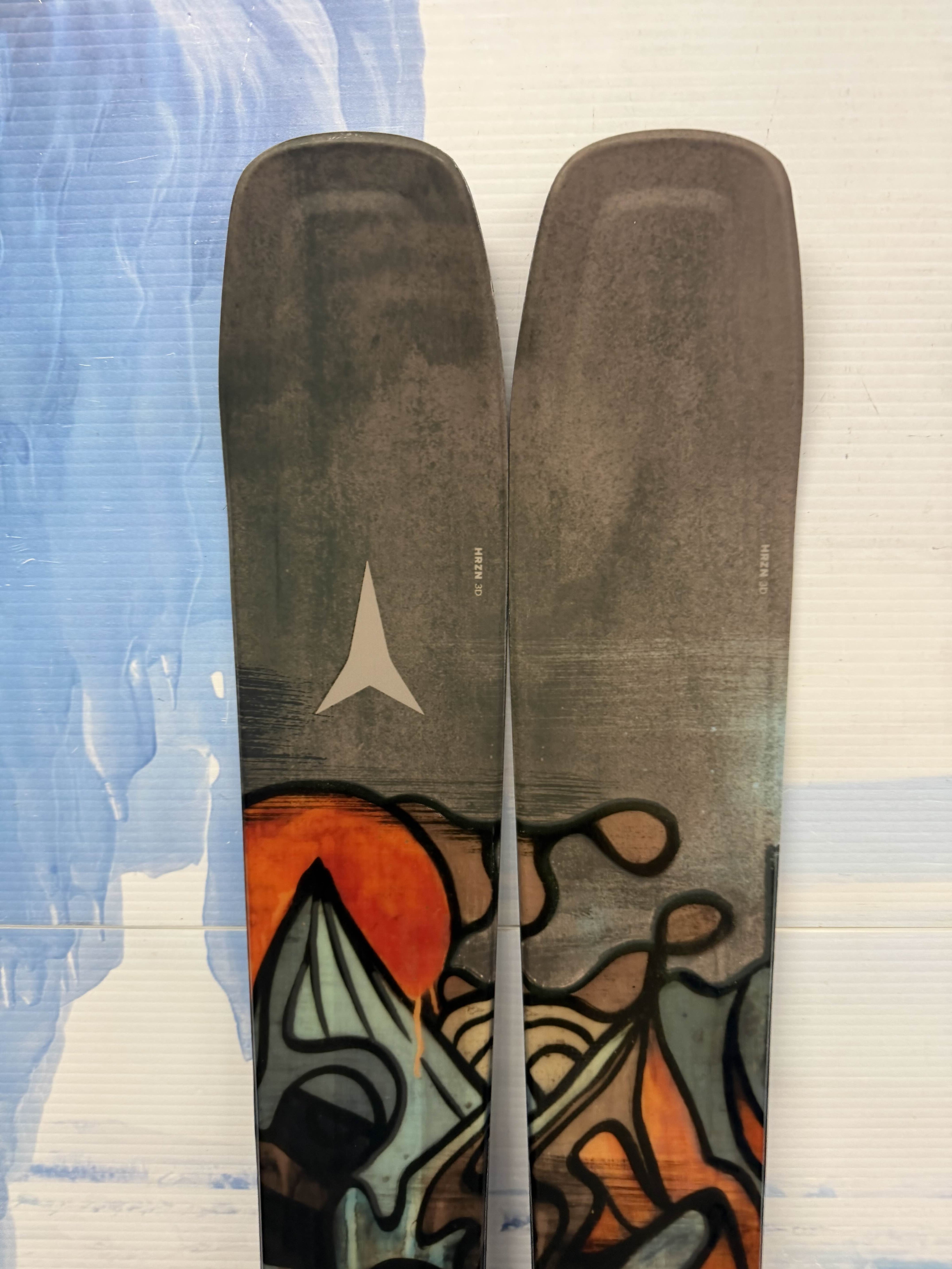 New Atomic Bent 100 158cm Skis w/ Atomic Strive 11 Bindings