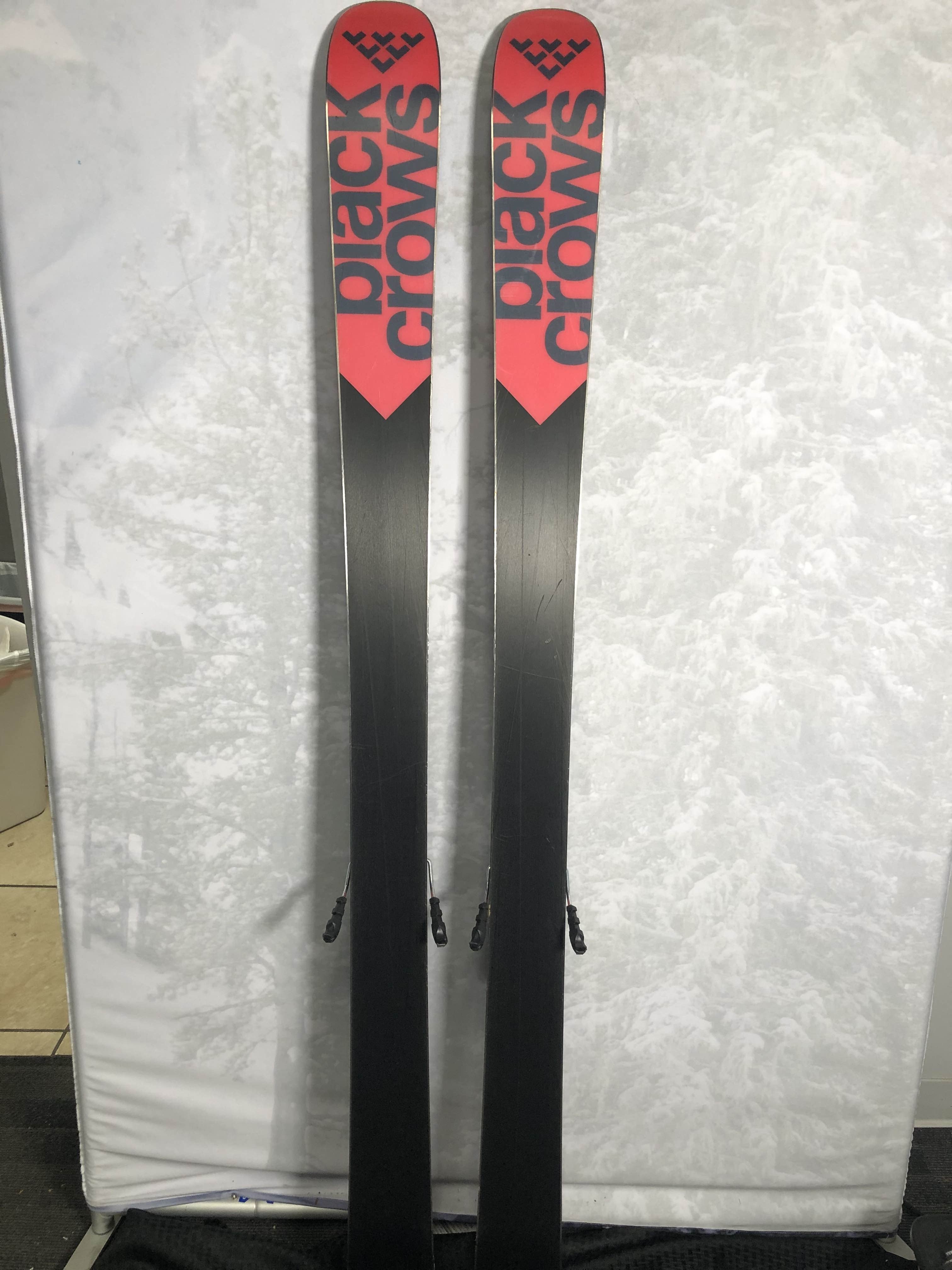 Used Black Crows Camox 2025 Skis 174cm w/ Tyrolia Attack 14 MN Demo Bindings