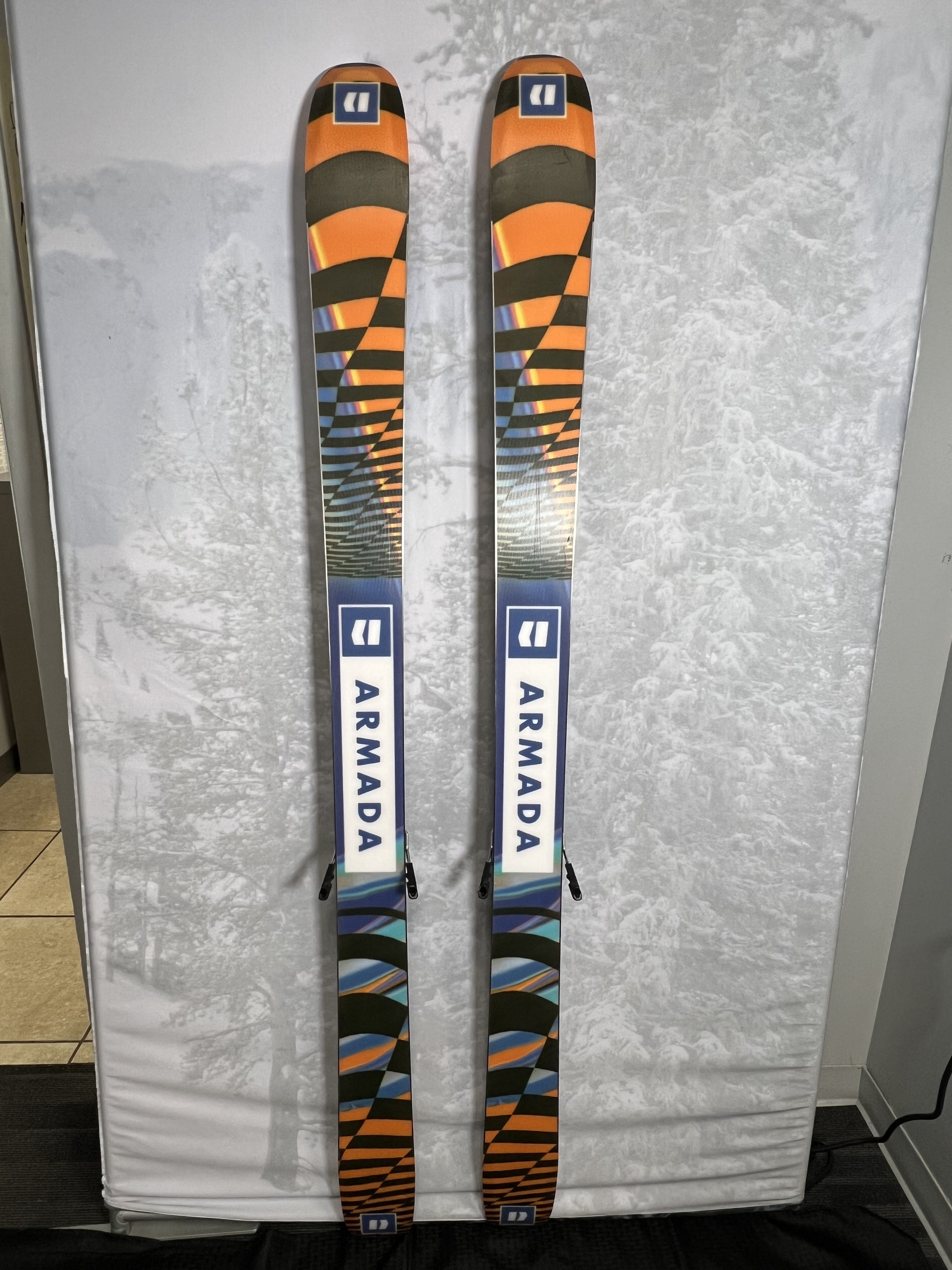 Used Armada ARV 106 188 cm Skis 2024 w/Armada Strive 11 GW Demo Bindings