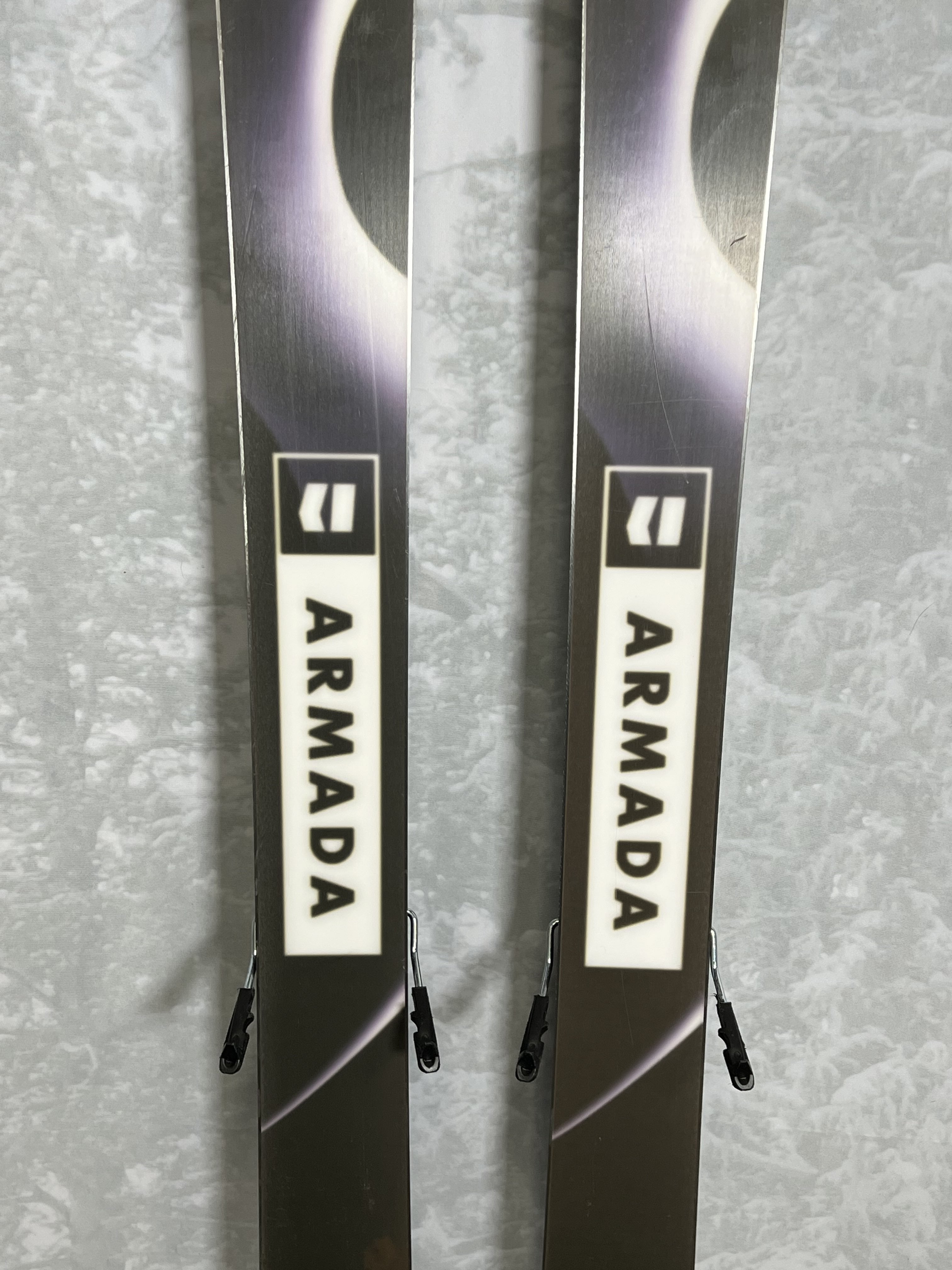Used Armada ARV 100 186 cm Skis 2025 w/Armada Strive 11 GW Demo Bindings