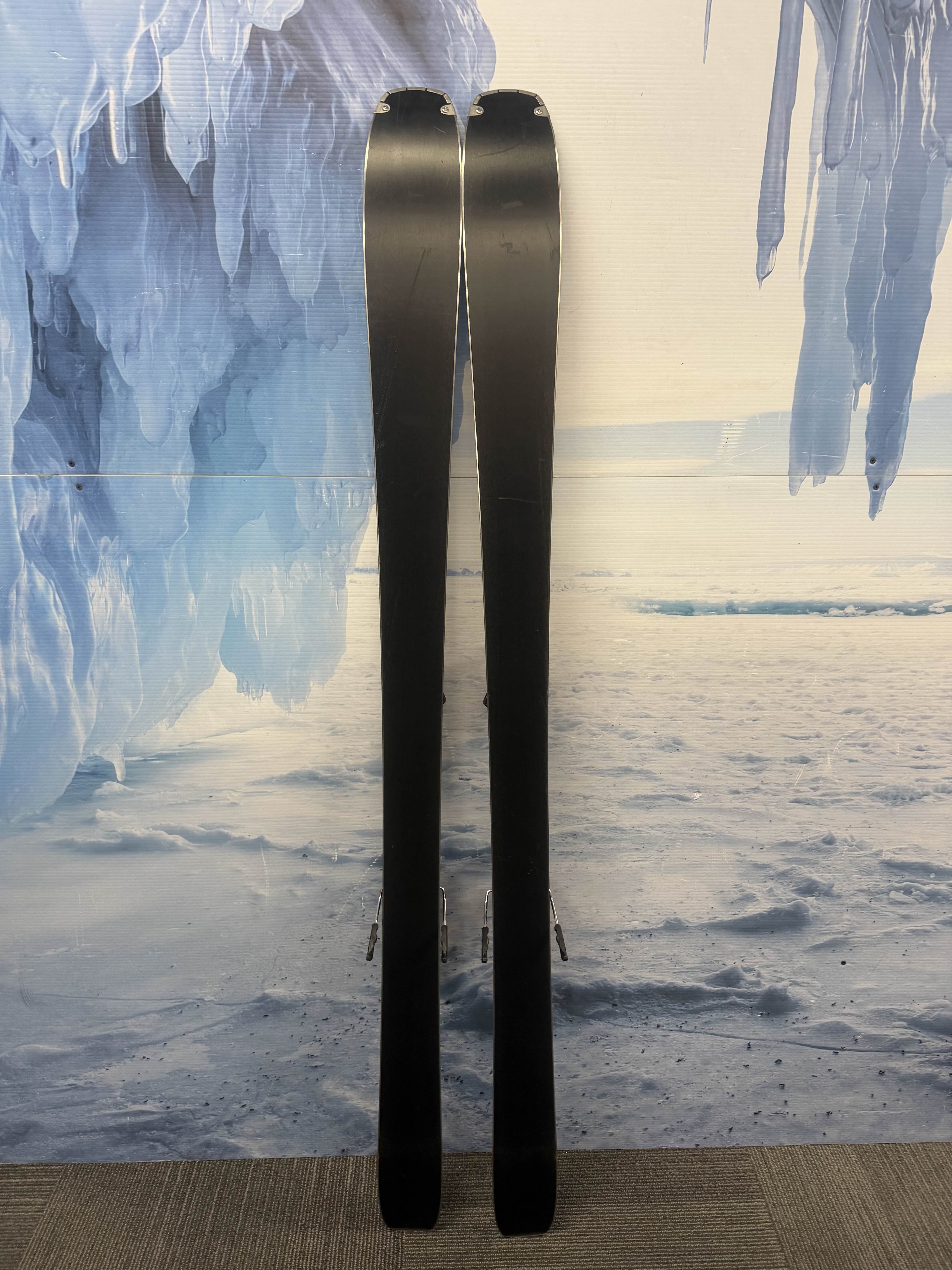 Lightly Used Atomic Maverick 84 171cm Skis w/ Atomic M10 Bindings