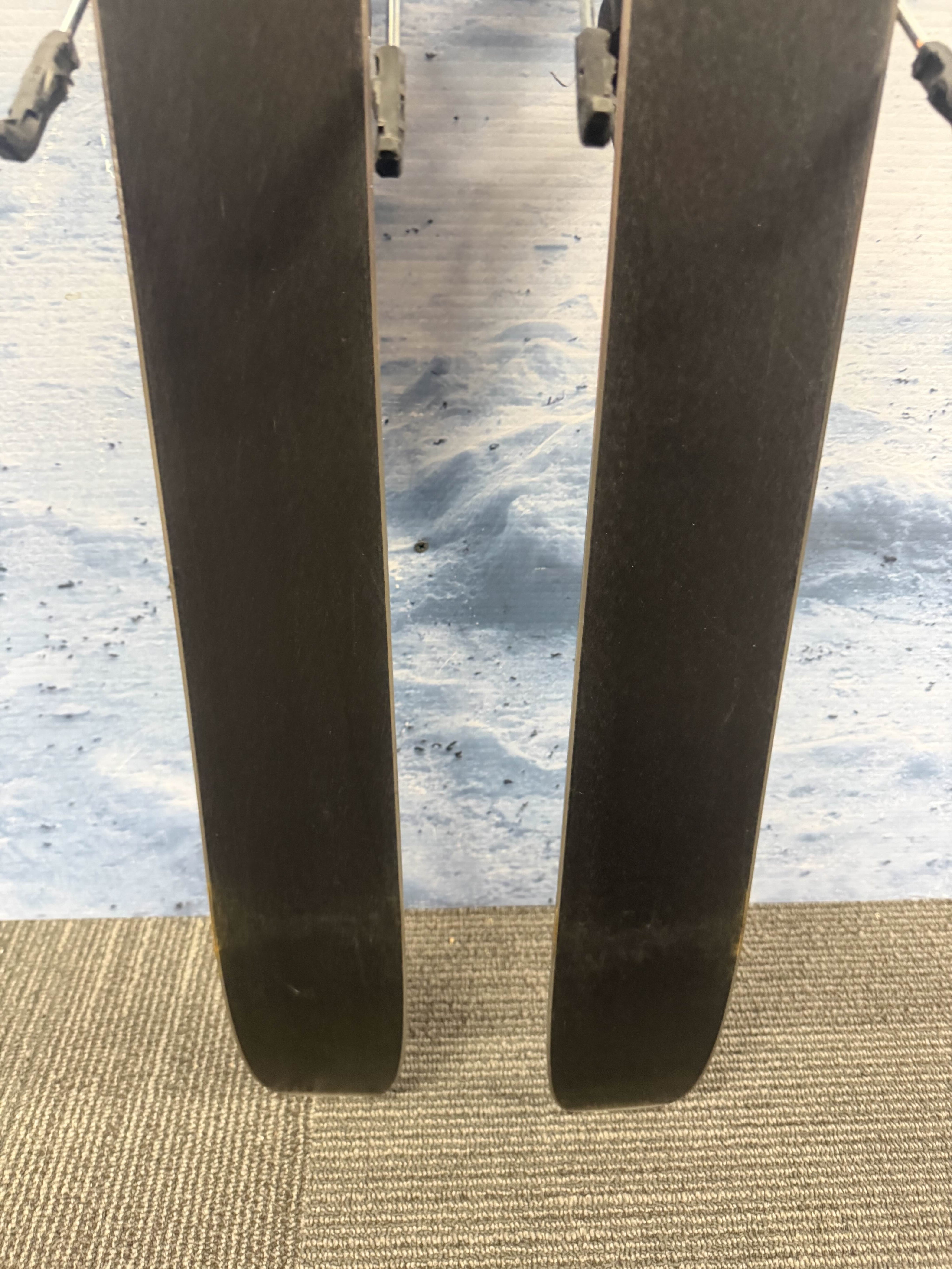 Lightly Used Atomic Maverick 84 171cm Skis w/ Atomic M10 Bindings