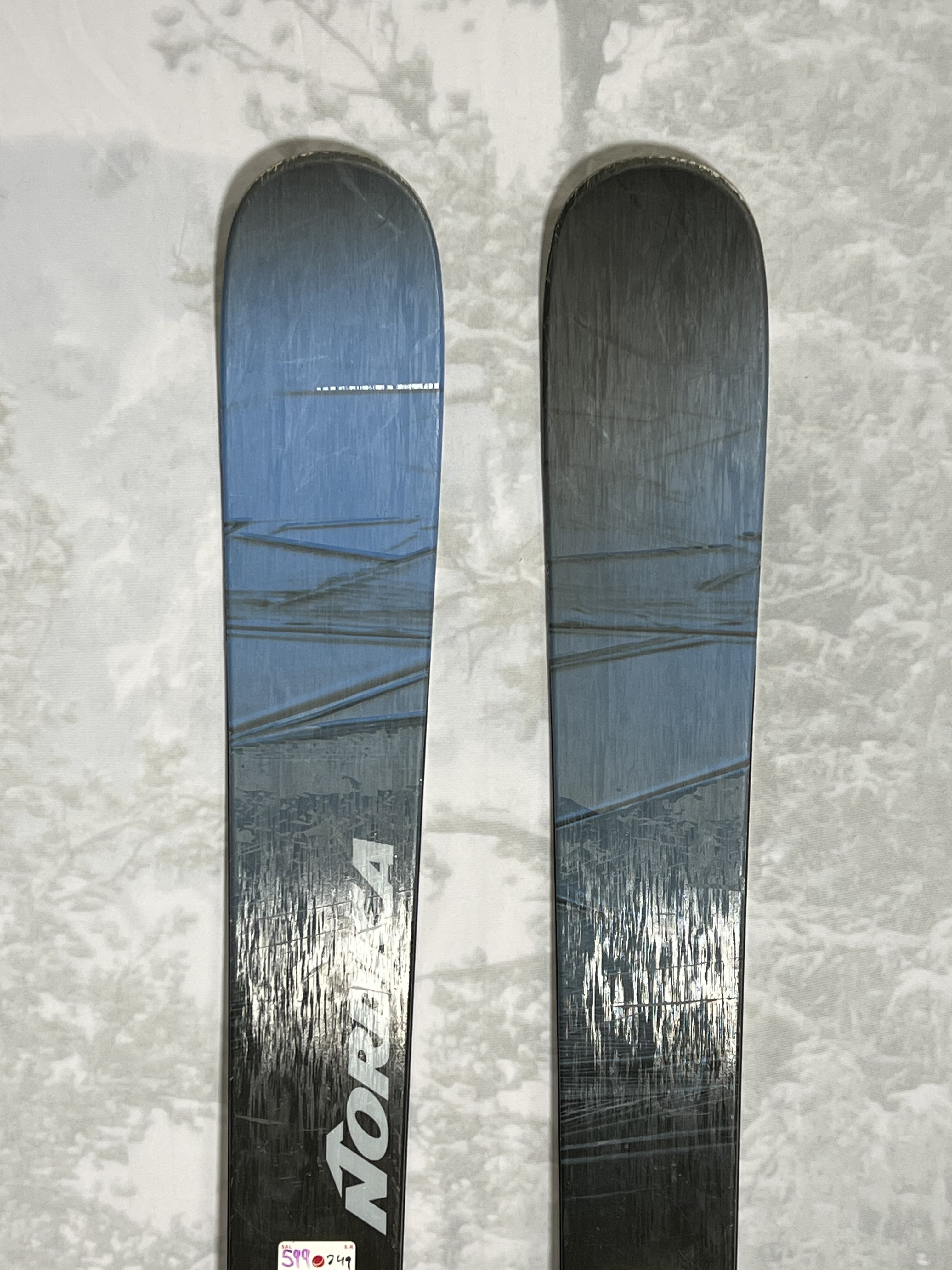 Used Nordica Unleashed Ice 98 174 cm Skis 2024 w/Tyrolia Attack 14 Demo Bindings