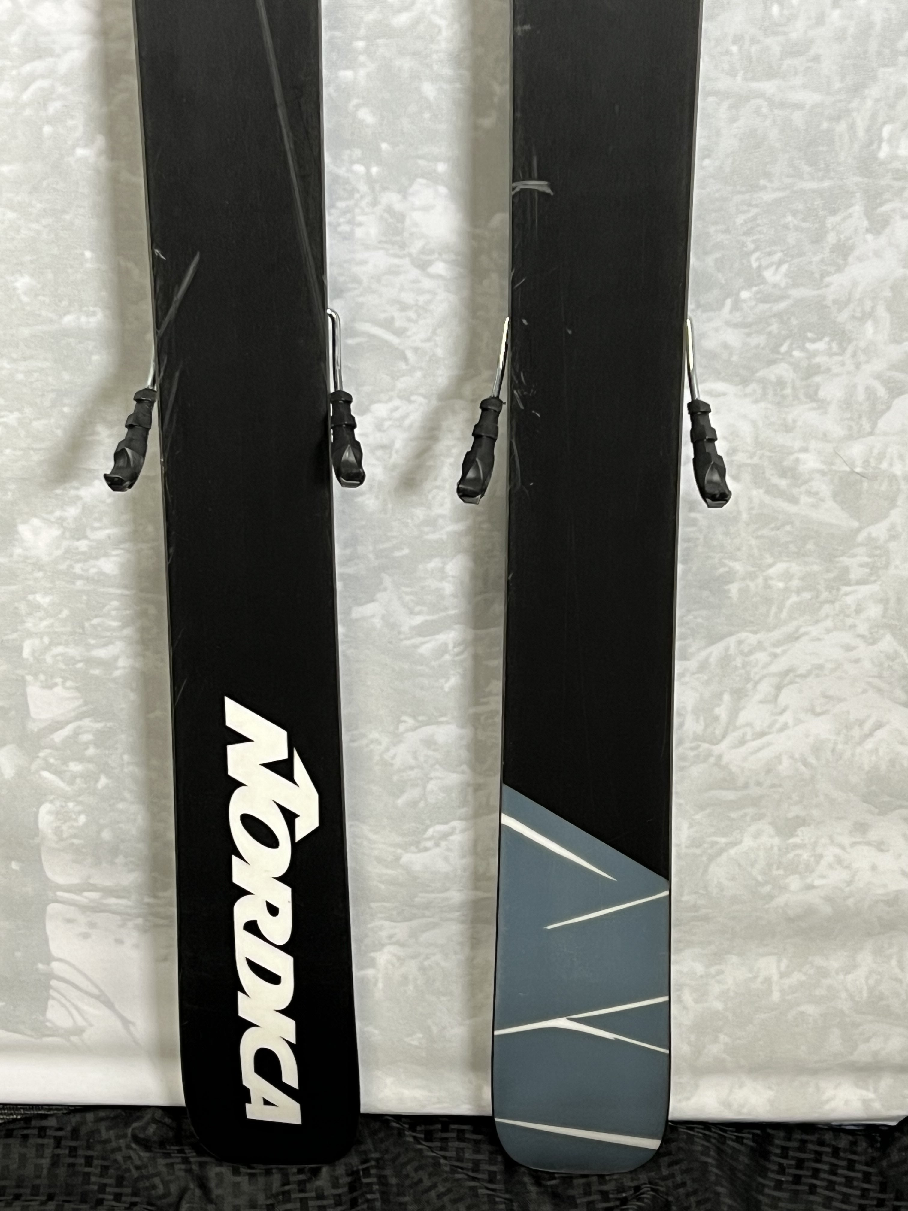 Used Nordica Unleashed Ice 98 174 cm Skis 2024 w/Tyrolia Attack 14 Demo Bindings