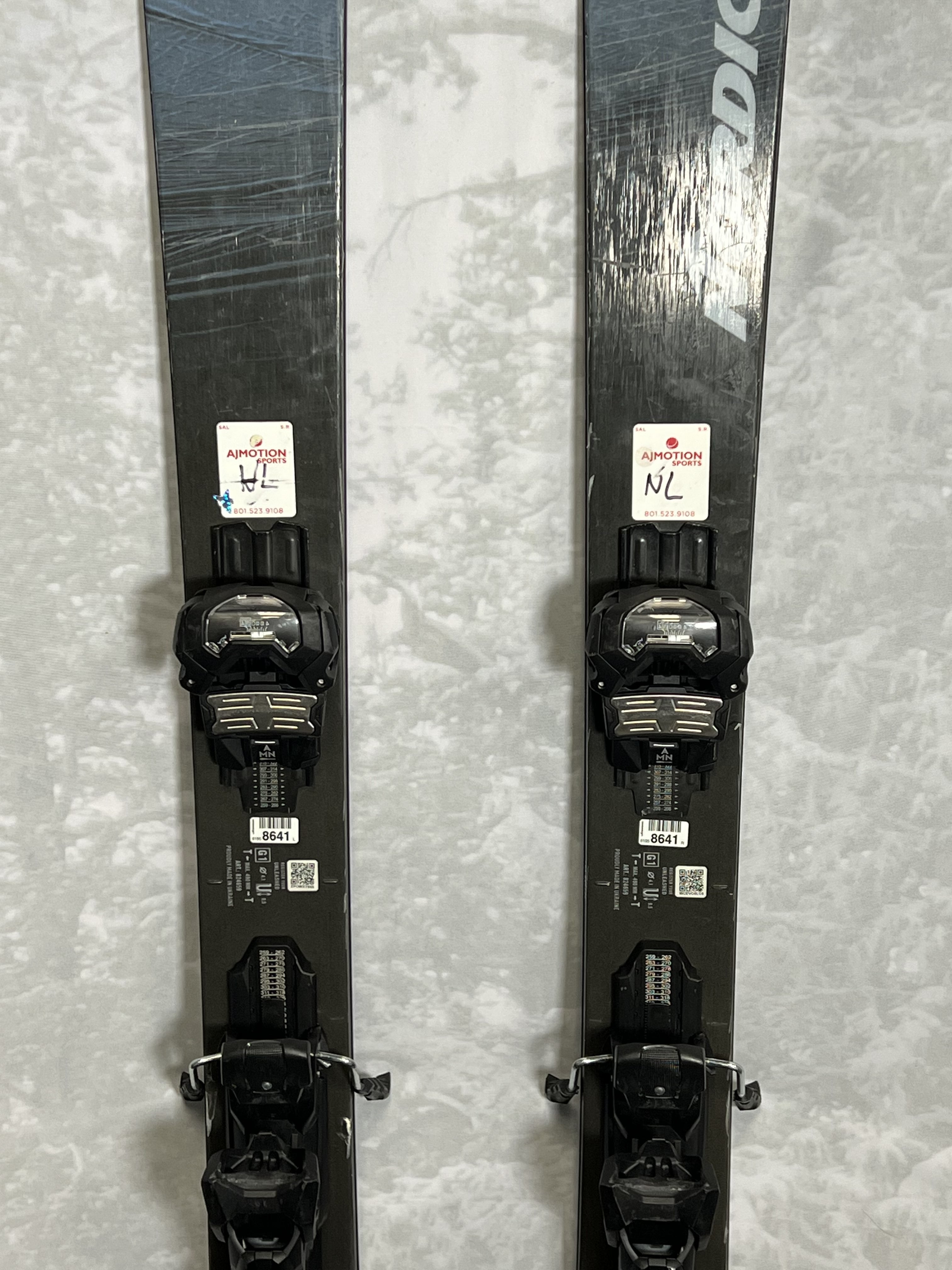 Used Nordica Unleashed Ice 98 180 cm Skis 2024 w/Tyrolia Attack 14 Demo Bindings