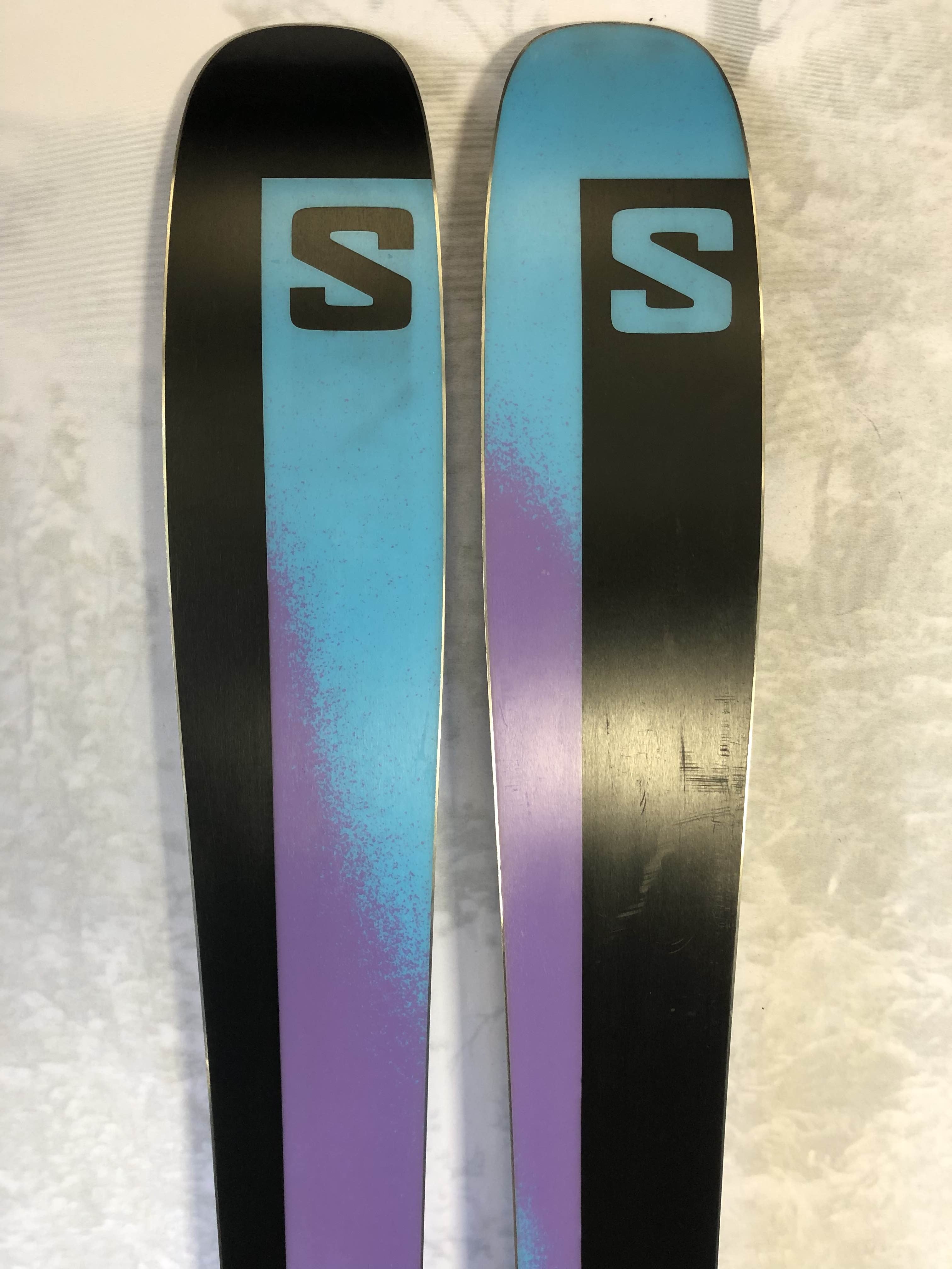 Used Salomon QST Echo 106 Skis - 181cm w/ Salomon Strive 13 Demo Binding