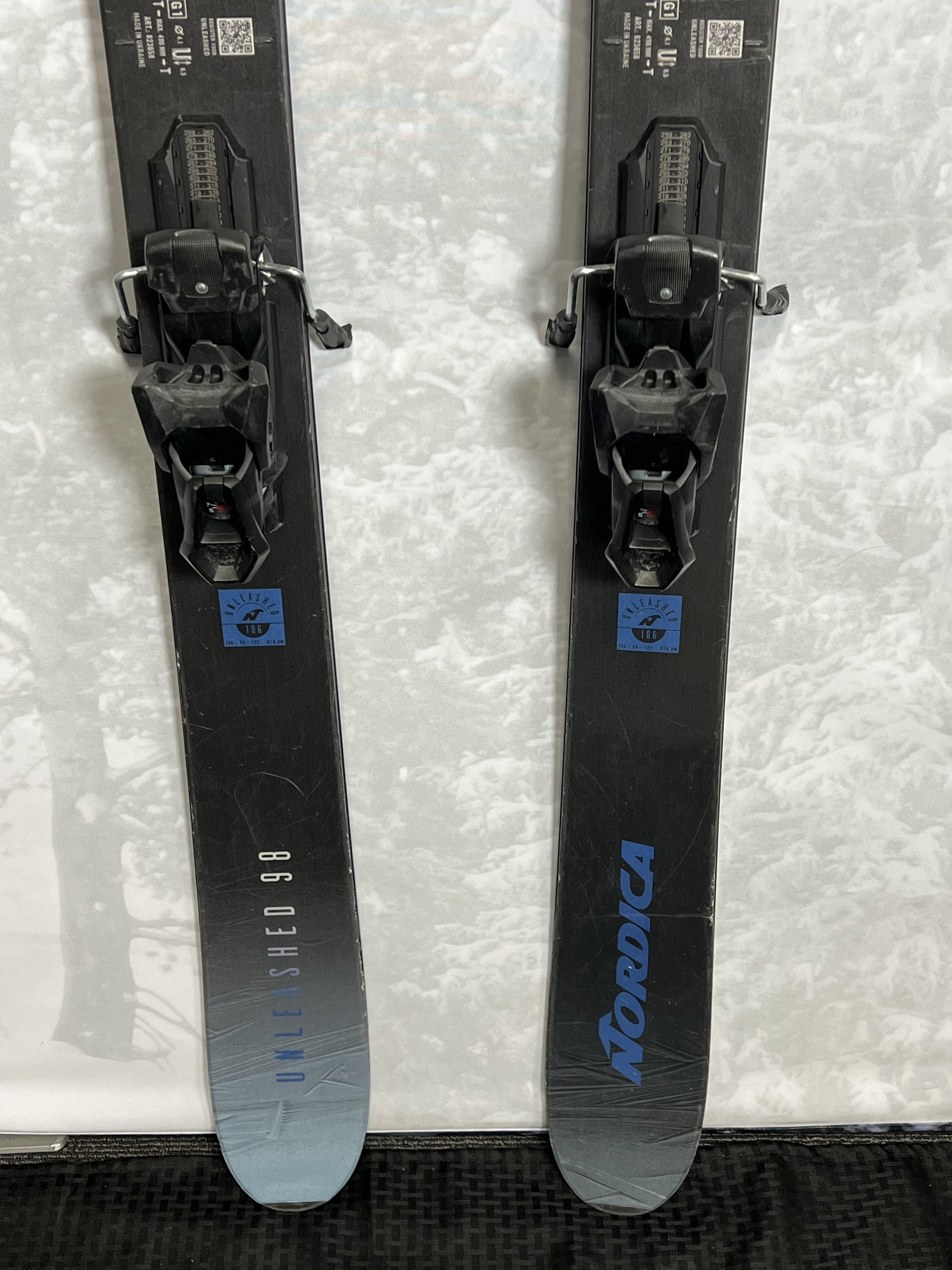Used 2023 Nordica Unleashed 98 186cm Skis 2024 w/Tyrolia Attack 14 Demo Bindings