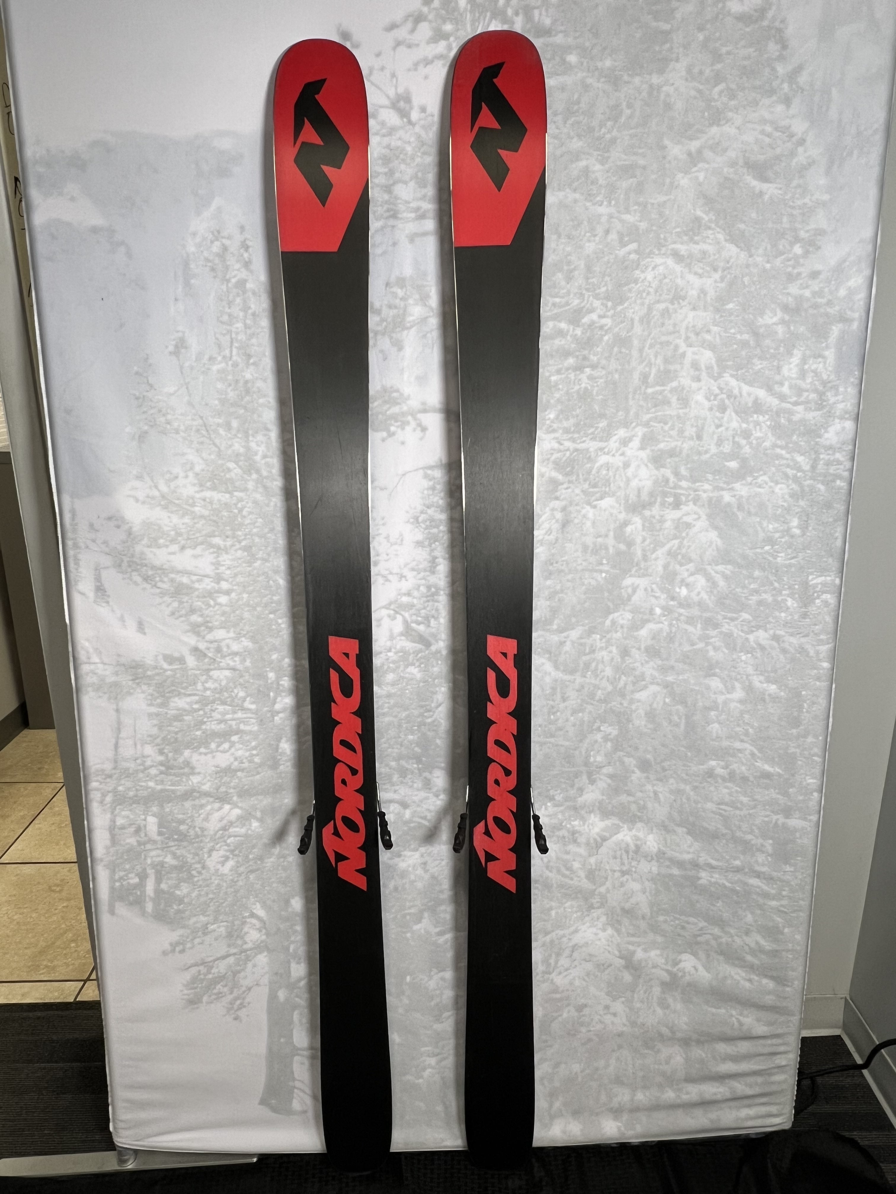Used Nordica Enforcer 100 186 cm Skis 2024 w/Ellan Attack 13 Demo Bindings