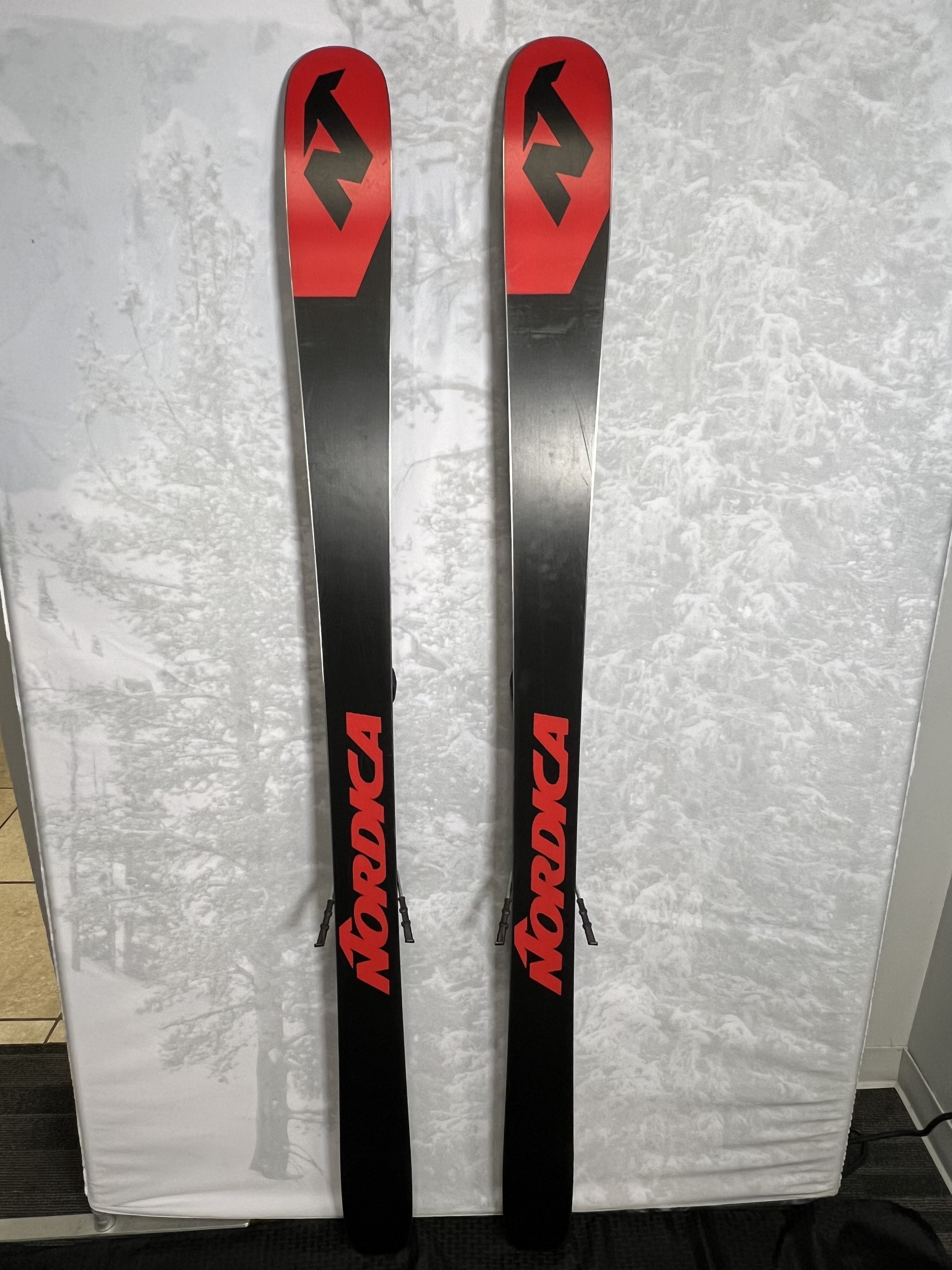 Used Nordica Enforcer 88 172cm Skis 2024 w/Ellan Attack 13 Demo Bindings
