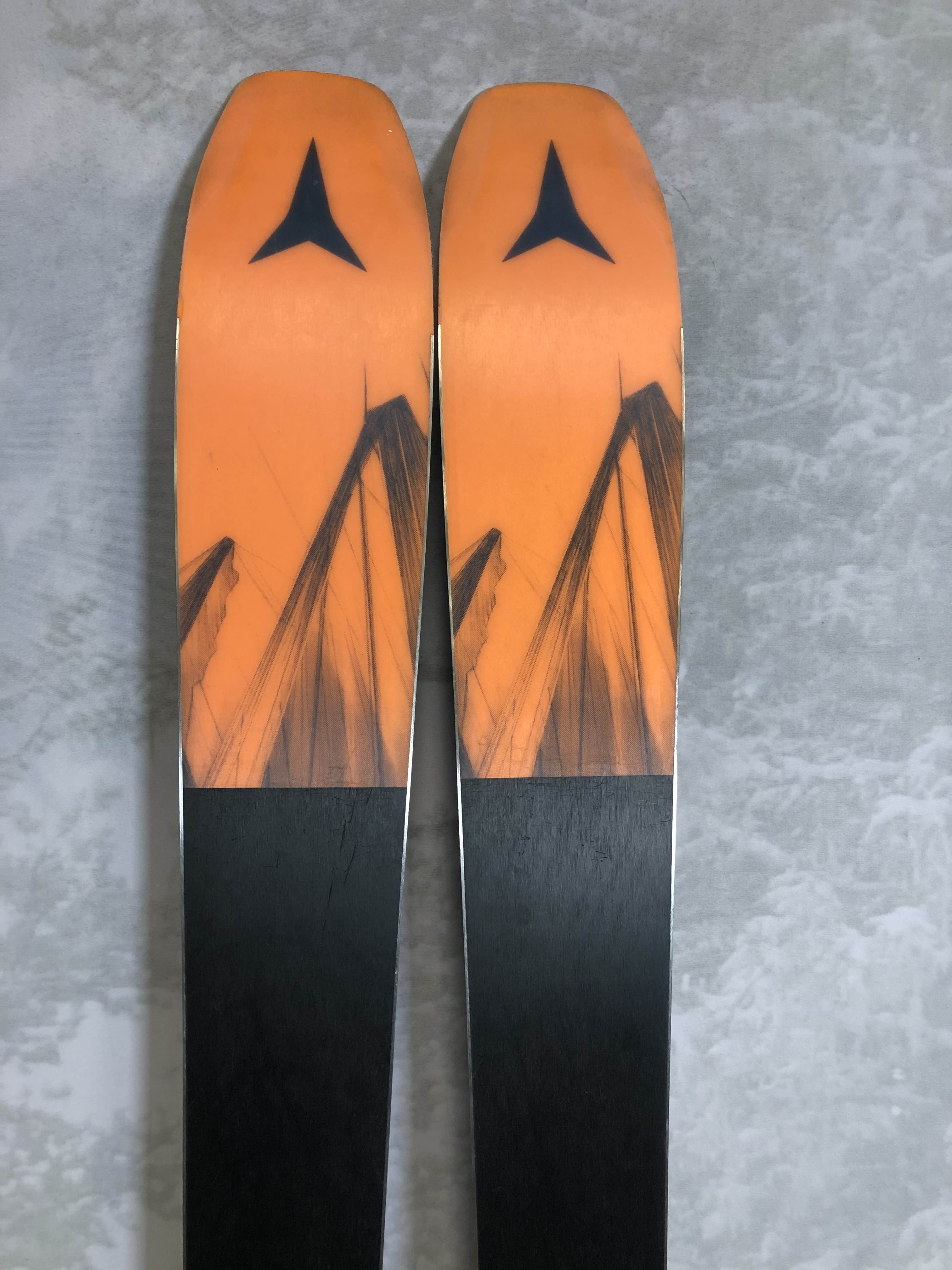 Used Atomic Maverick Skis 88 TI 169 cm 2024 w/ Tyrollia Attack 14 MN Demo Bindings