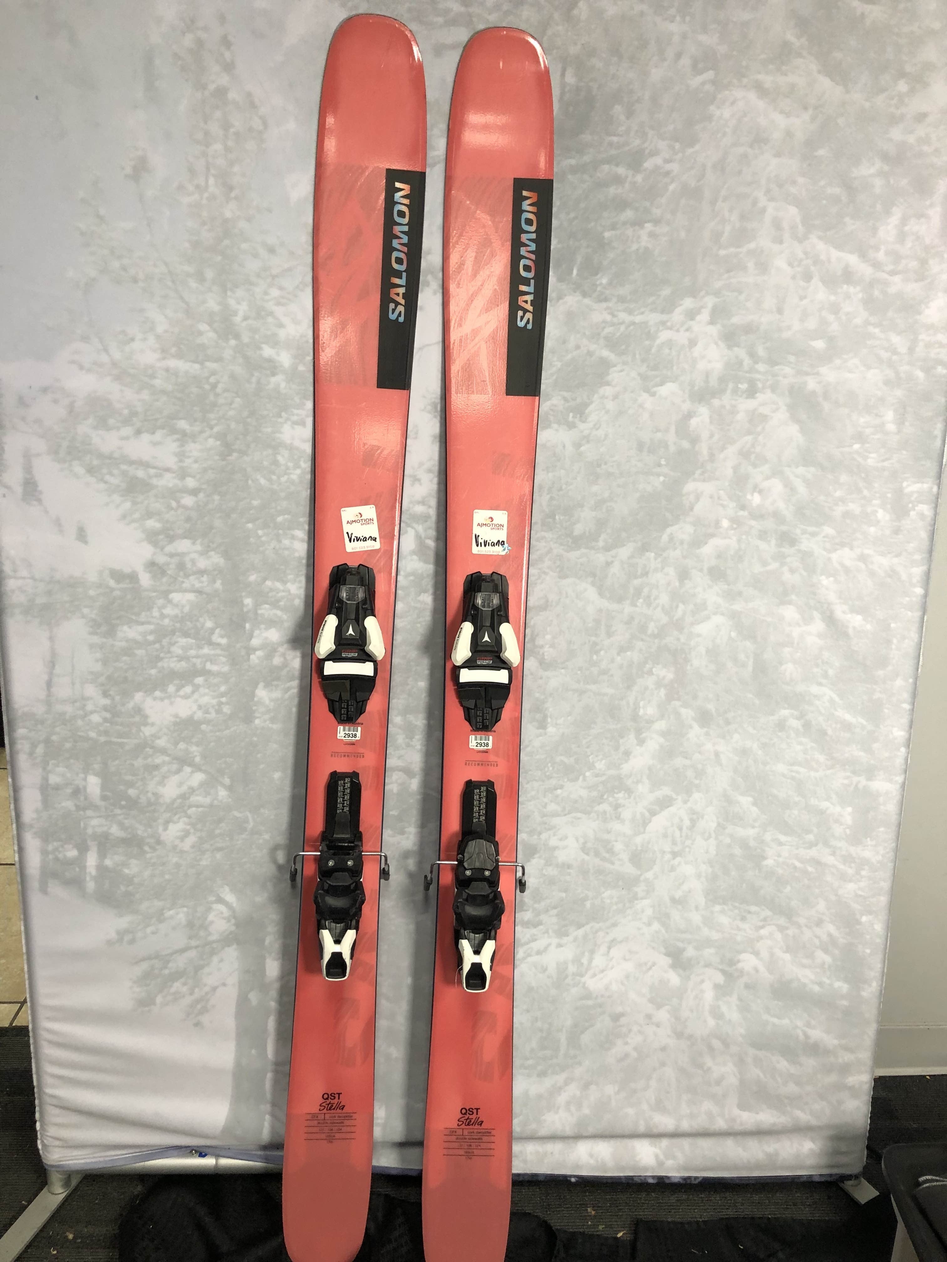 Used Salomon QST Stella 106 165cm w/ Salomon Strive 11 Adjustable GW Bindings