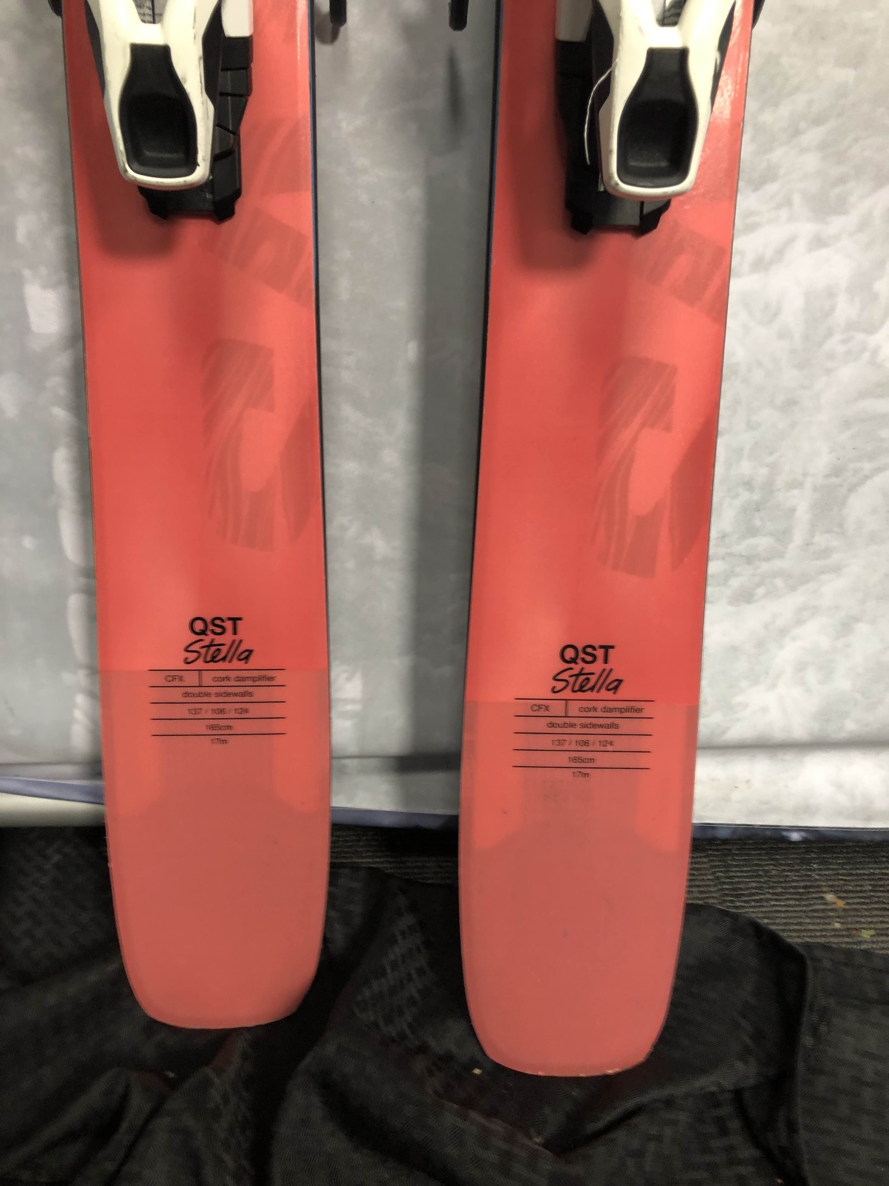 Used Salomon QST Stella 106 165cm w/ Salomon Strive 11 Adjustable GW Bindings