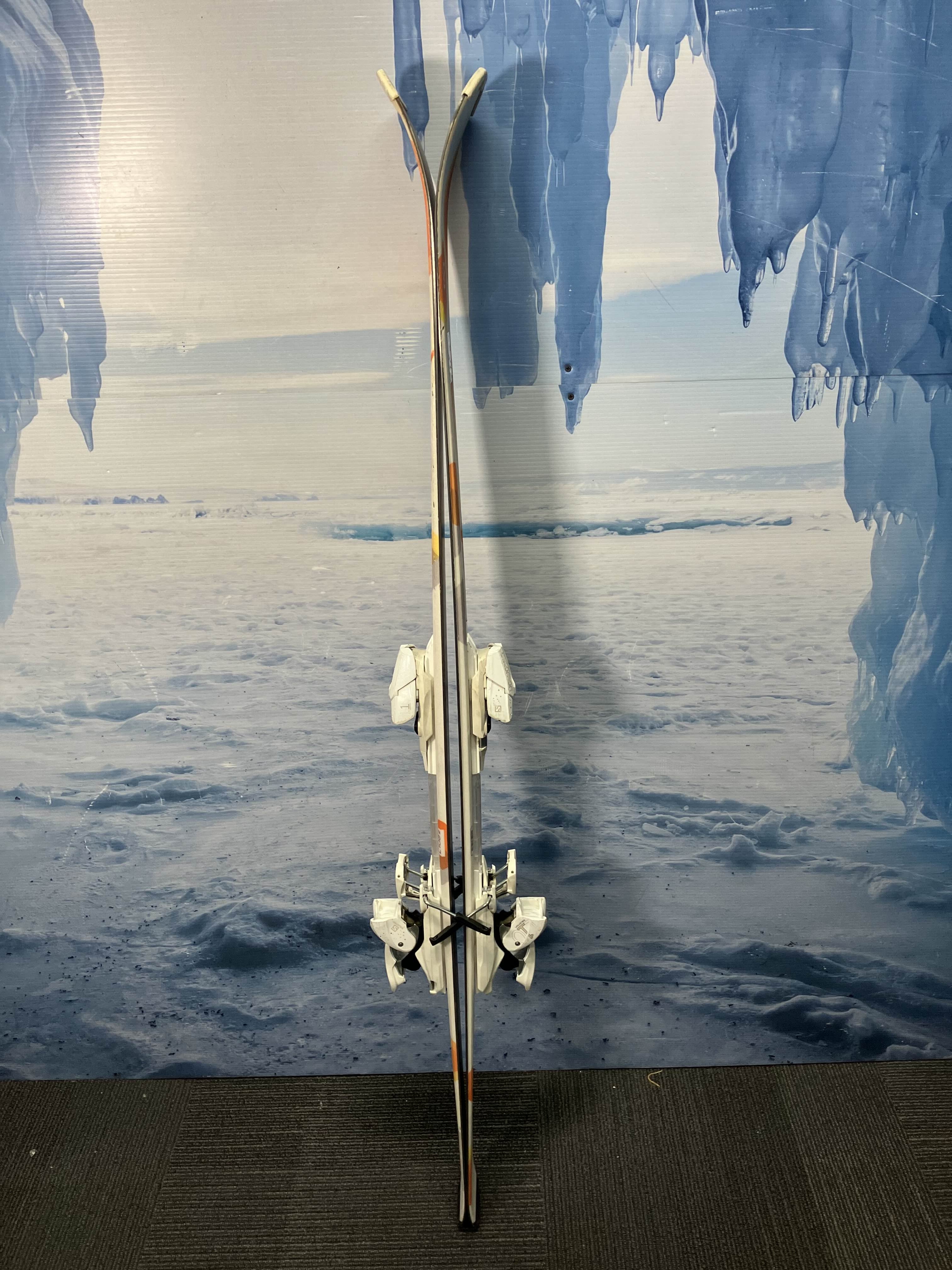 Used Saloman Sun Ski w/ Saloman L10 Demo Bindings - 159CM