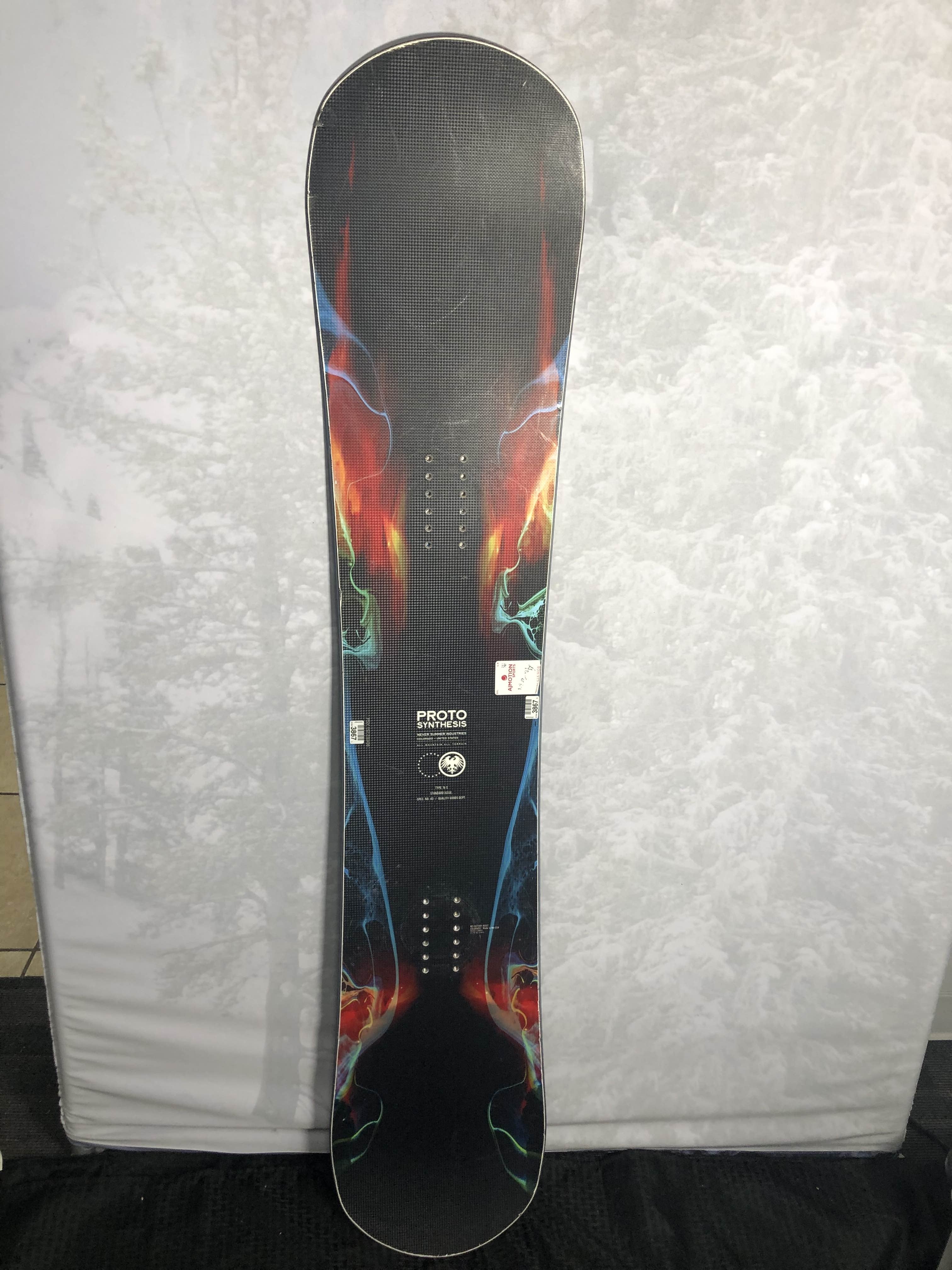 Used 2023 Never Summer Proto Synthesis Snowboard 152cm