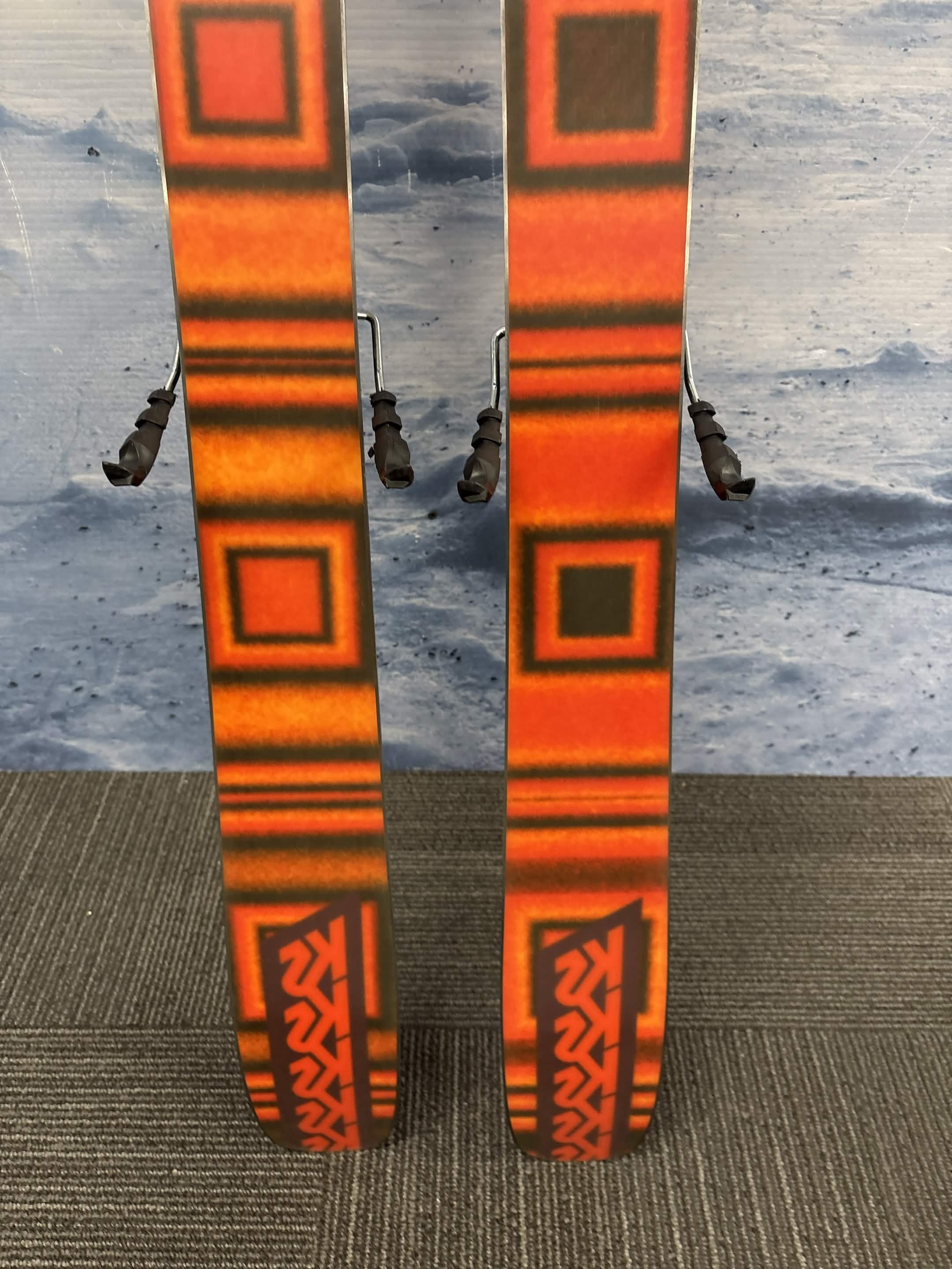 K2 Omen 90W 149cm Skis w/ FISCHER Attack 11 LYT Demo Binding - Used