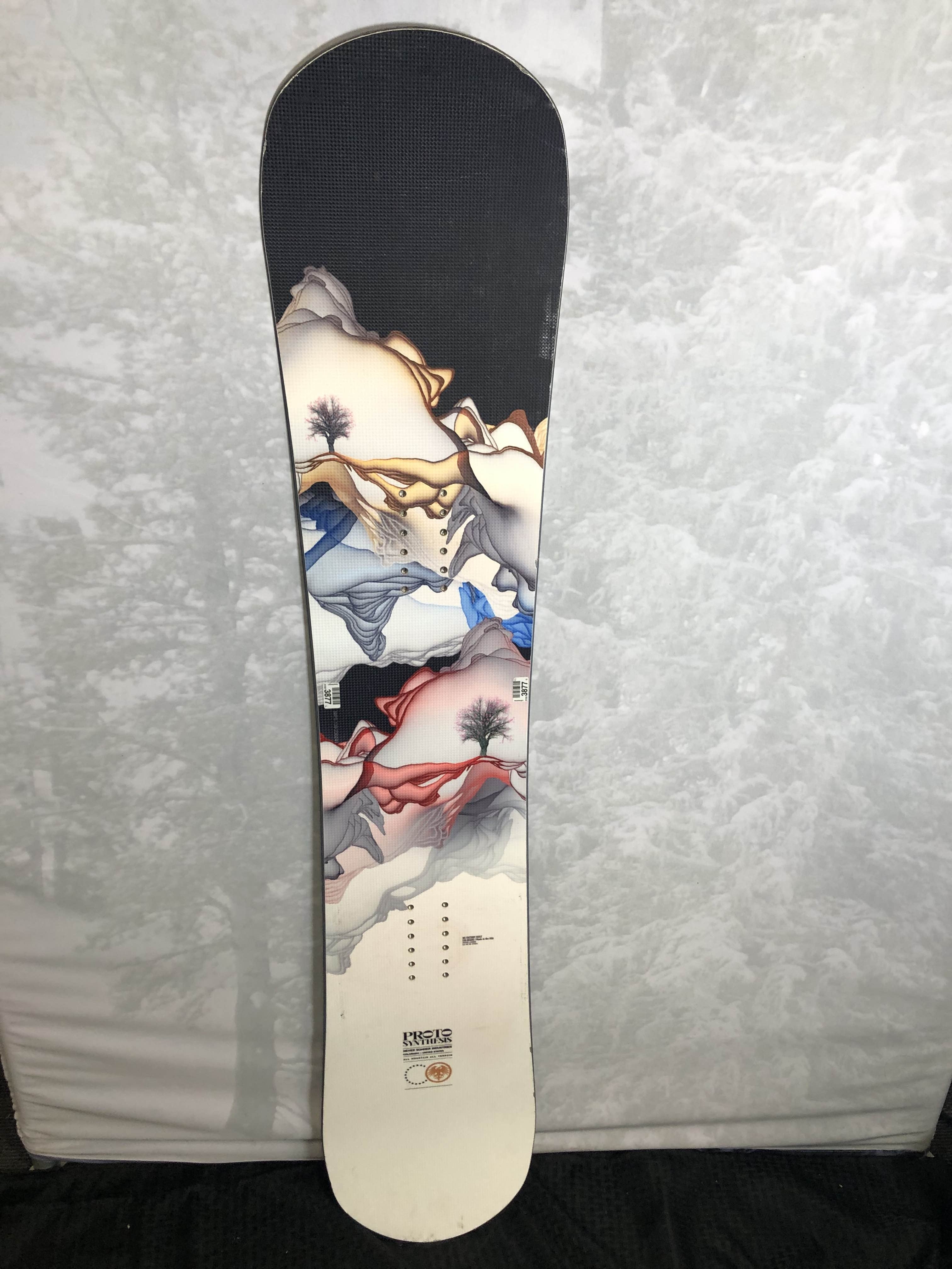 Used 2023 Never Summer Women's Proto Synthesis 139cm Snowboard
