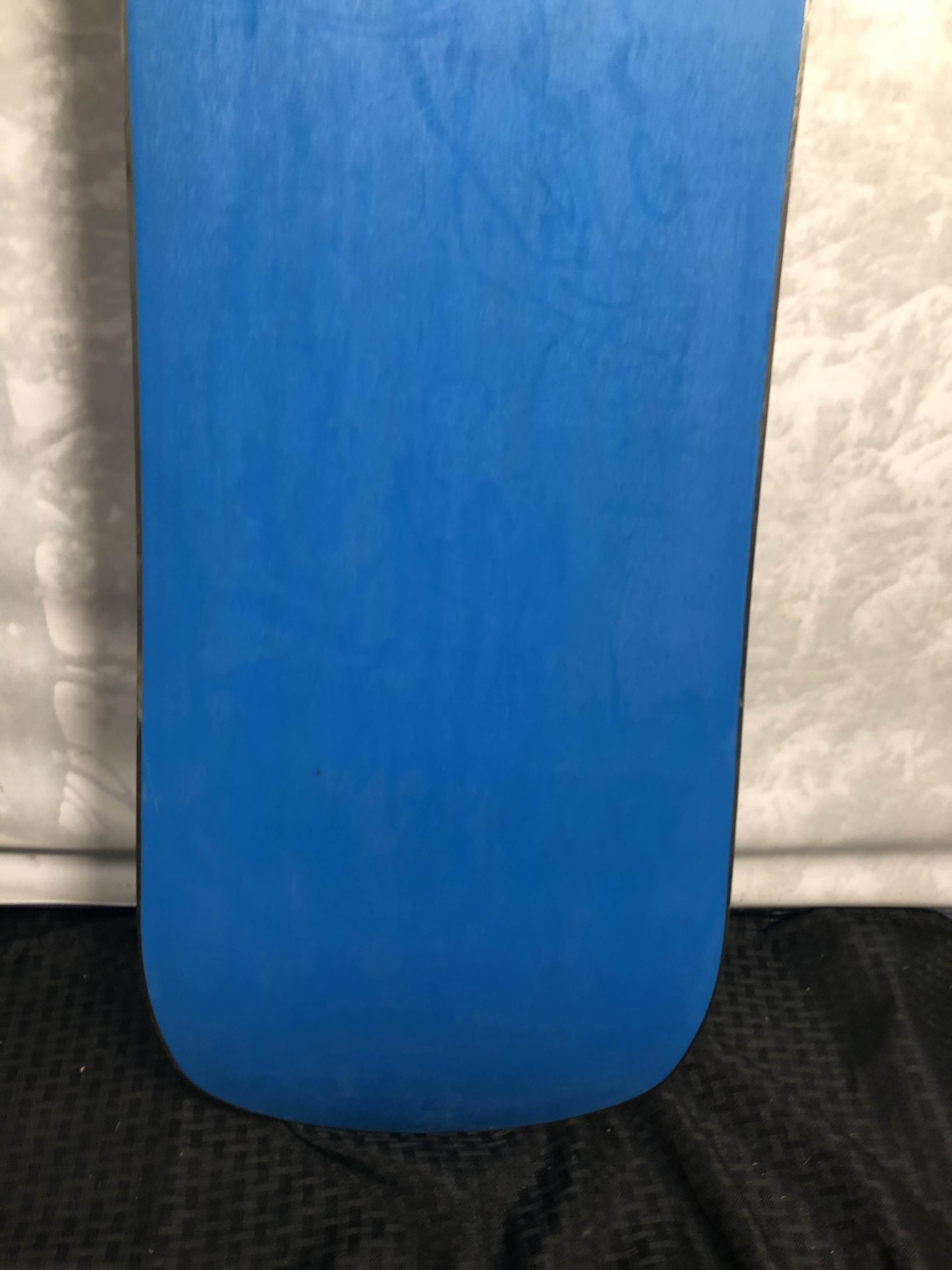 Used 2023 Never Summer Women's Proto Synthesis 139cm Snowboard